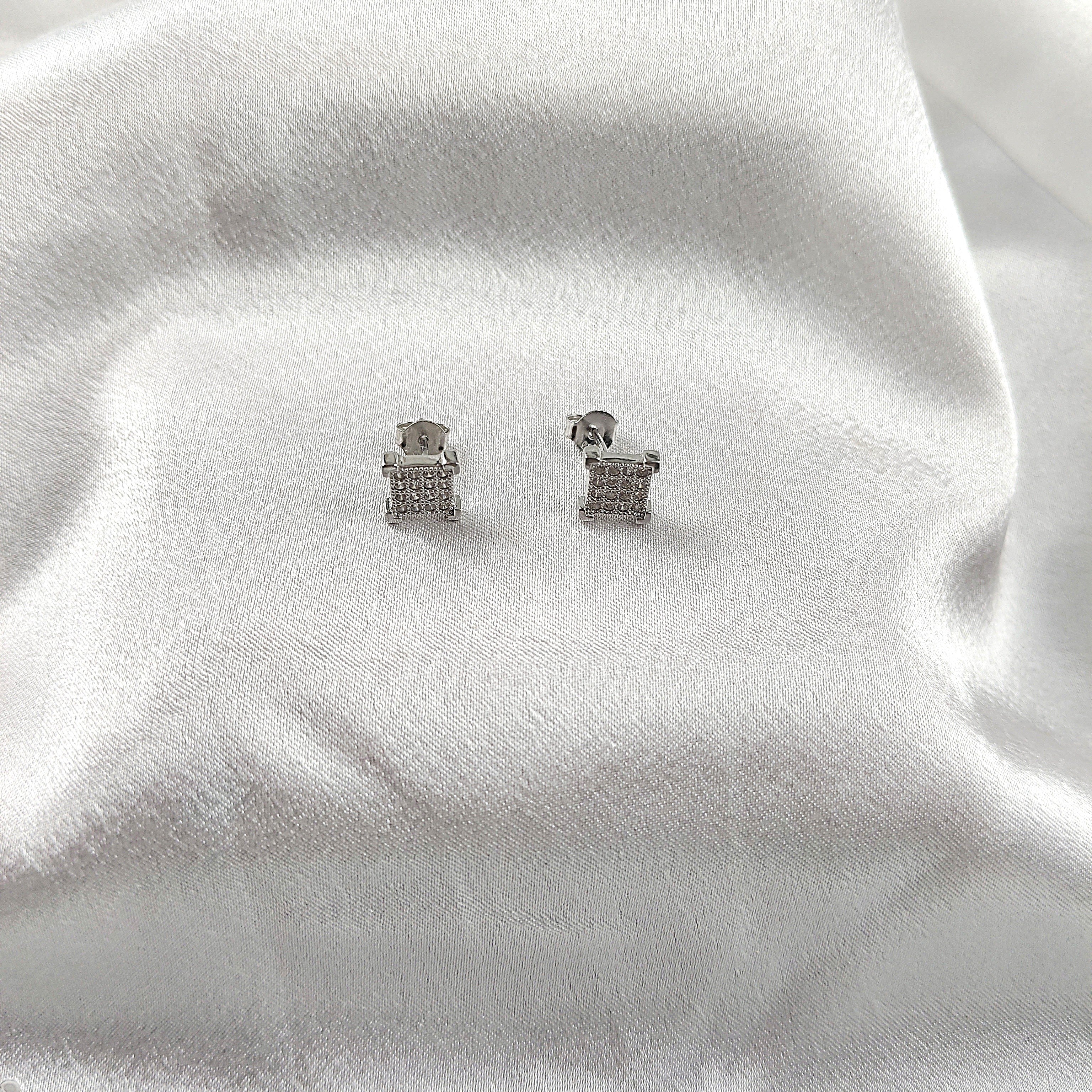 Boucles d’Oreilles Carrées Pavées en Argent 925