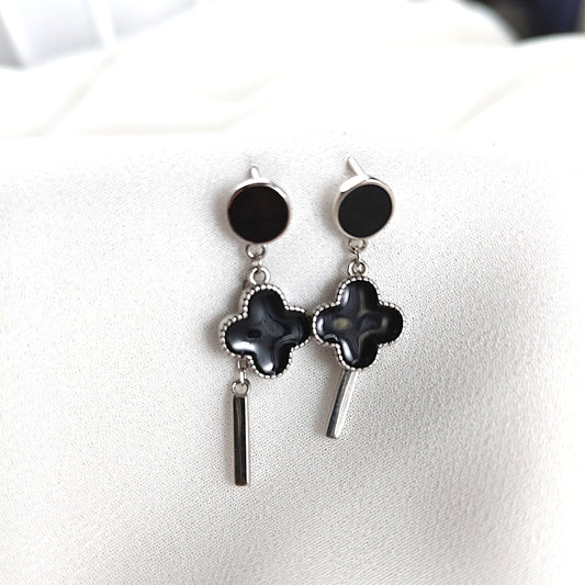 Boucles d’Oreilles Trèfle Élégant en Argent