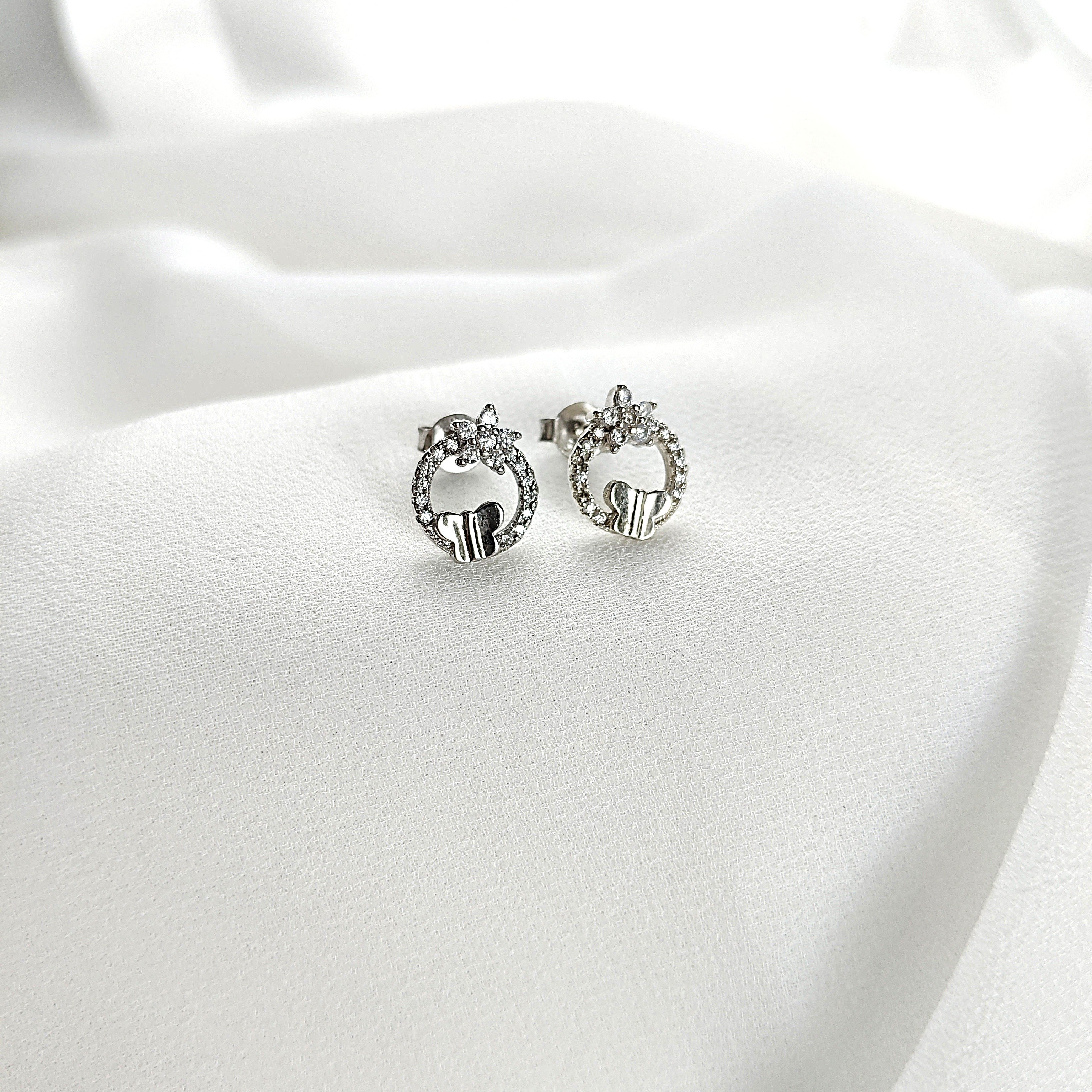 Mini Créoles Étincelantes en Argent 925 – Cercle Raffiné
