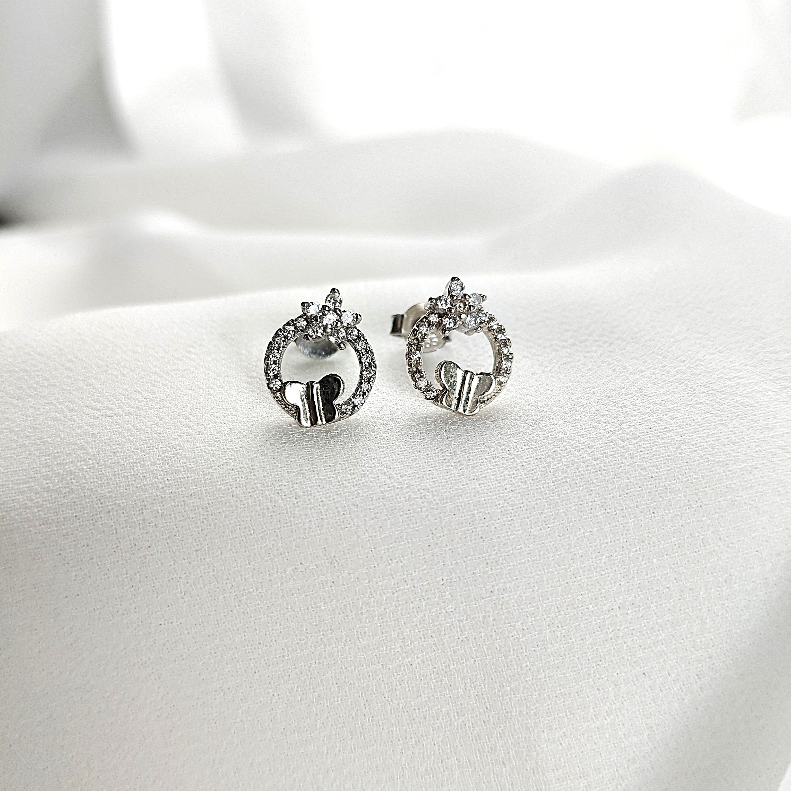 Mini Créoles Étincelantes en Argent 925 – Cercle Raffiné