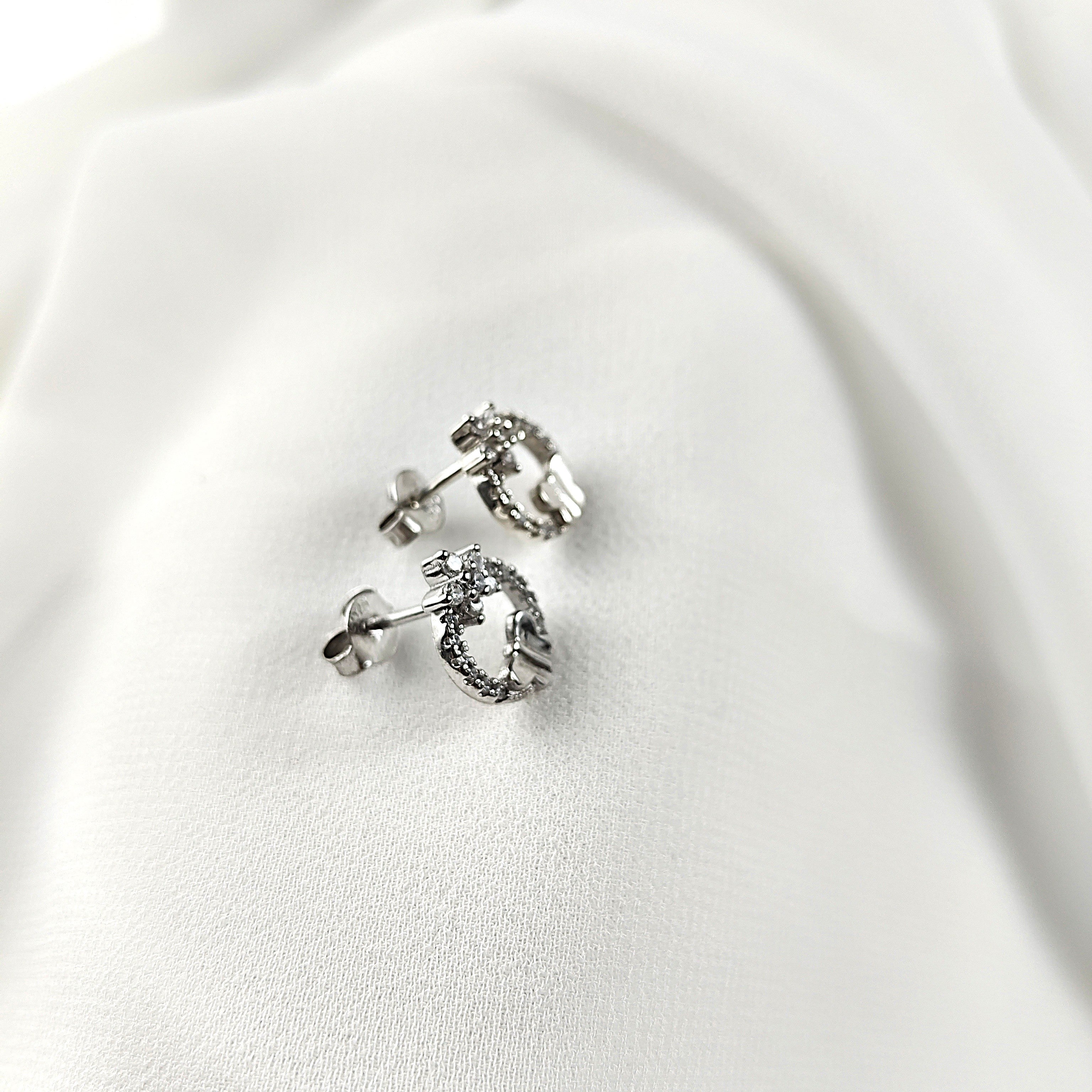 Mini Créoles Étincelantes en Argent 925 – Cercle Raffiné