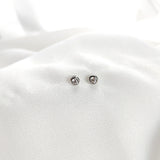 Boucles d’Oreilles en Argent Minimalistes avec Zircon Solitaire