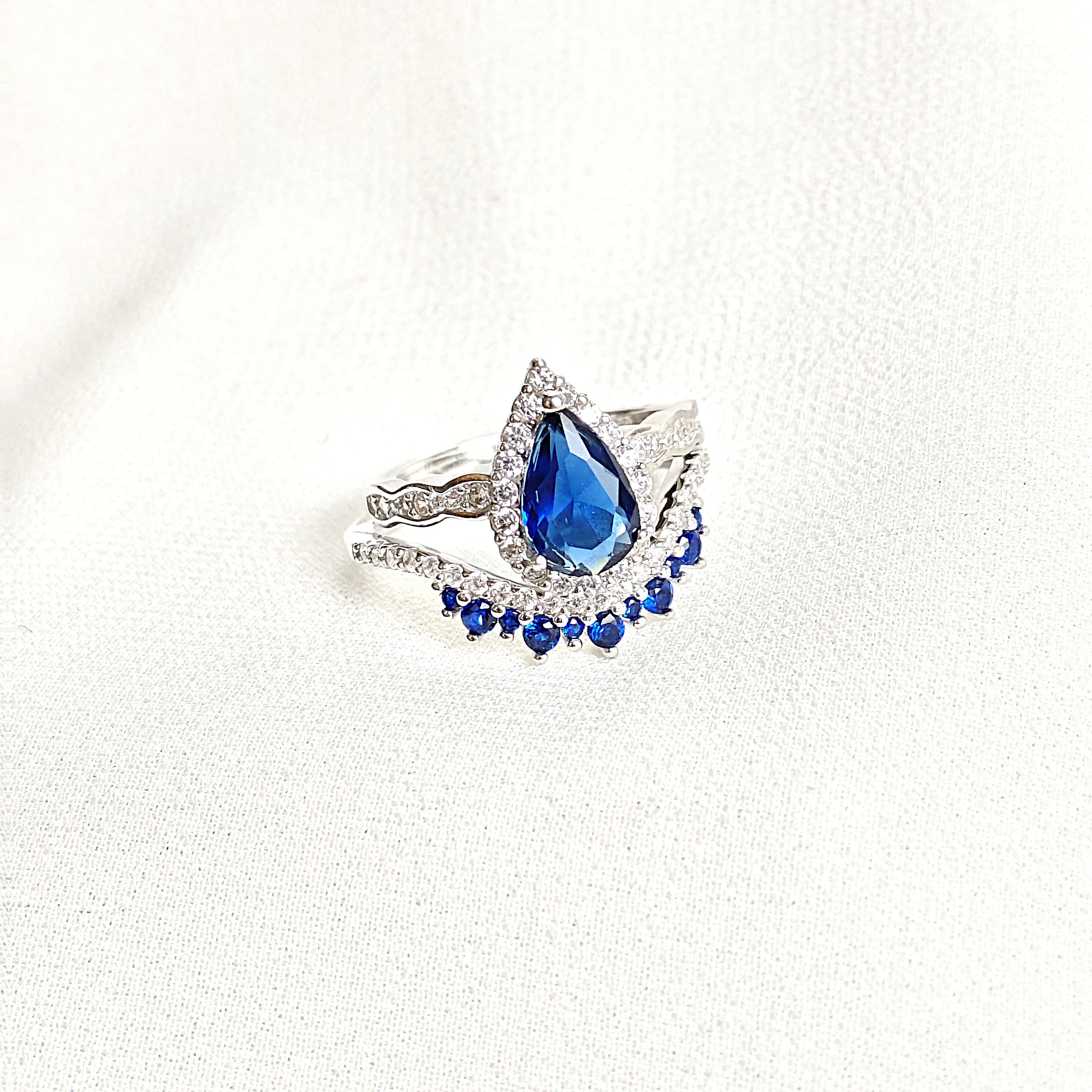 Bague Alliance en Argent Rhodié avec Saphir Bleu Goutte et Zirconium