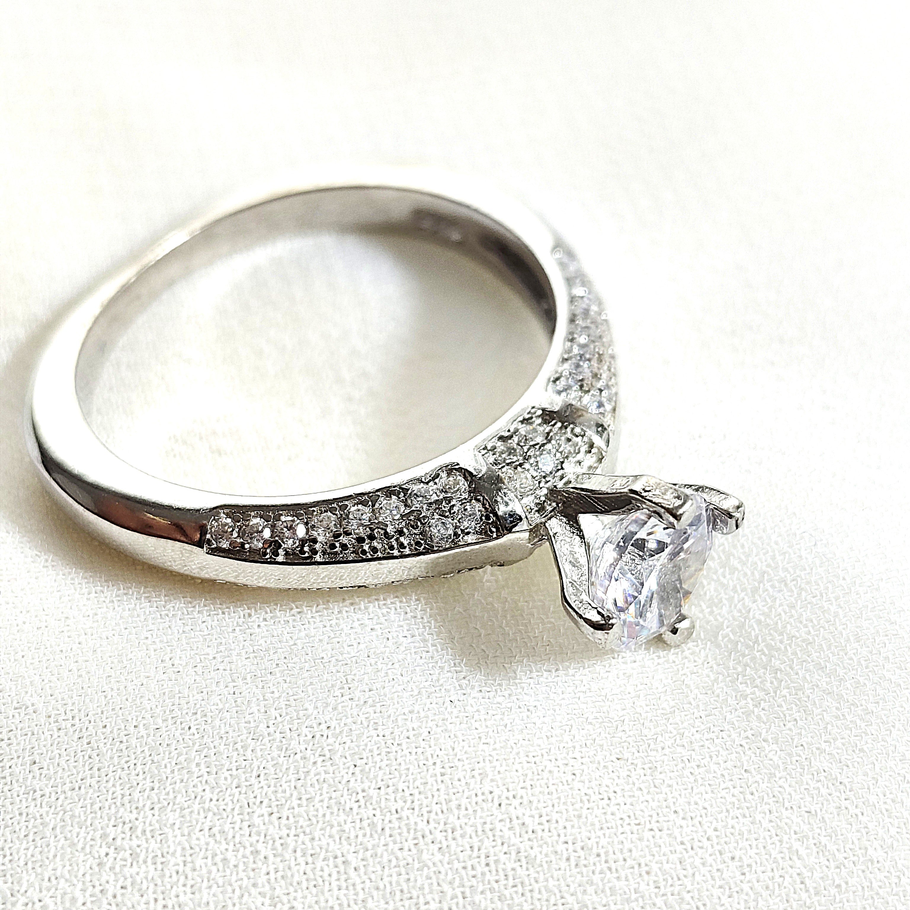 Bague en argent 925 solitaire sertie zircon – Élégance éternelle
