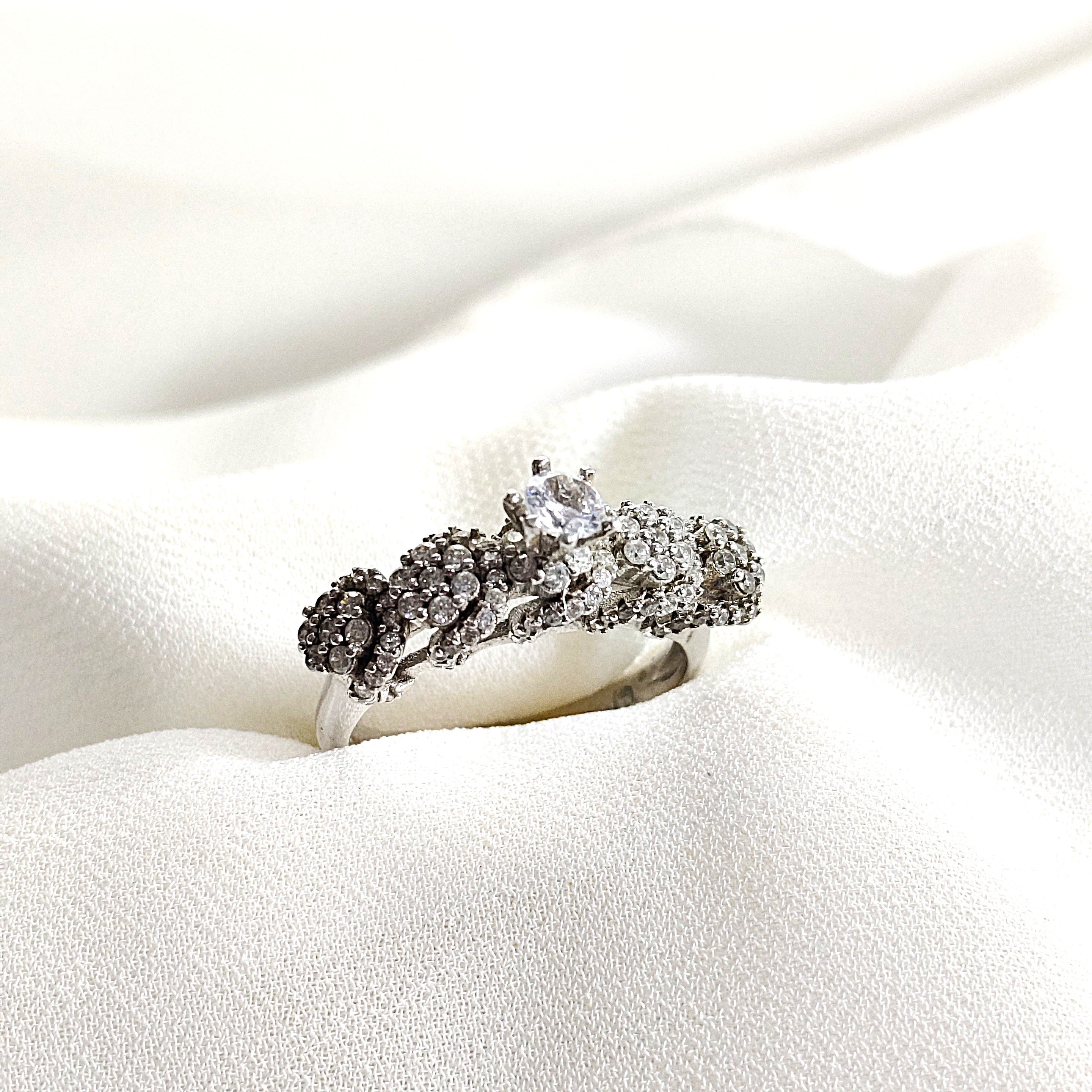 Bague en argent 925 “Roses Éternelles” – Design floral serti de zircons