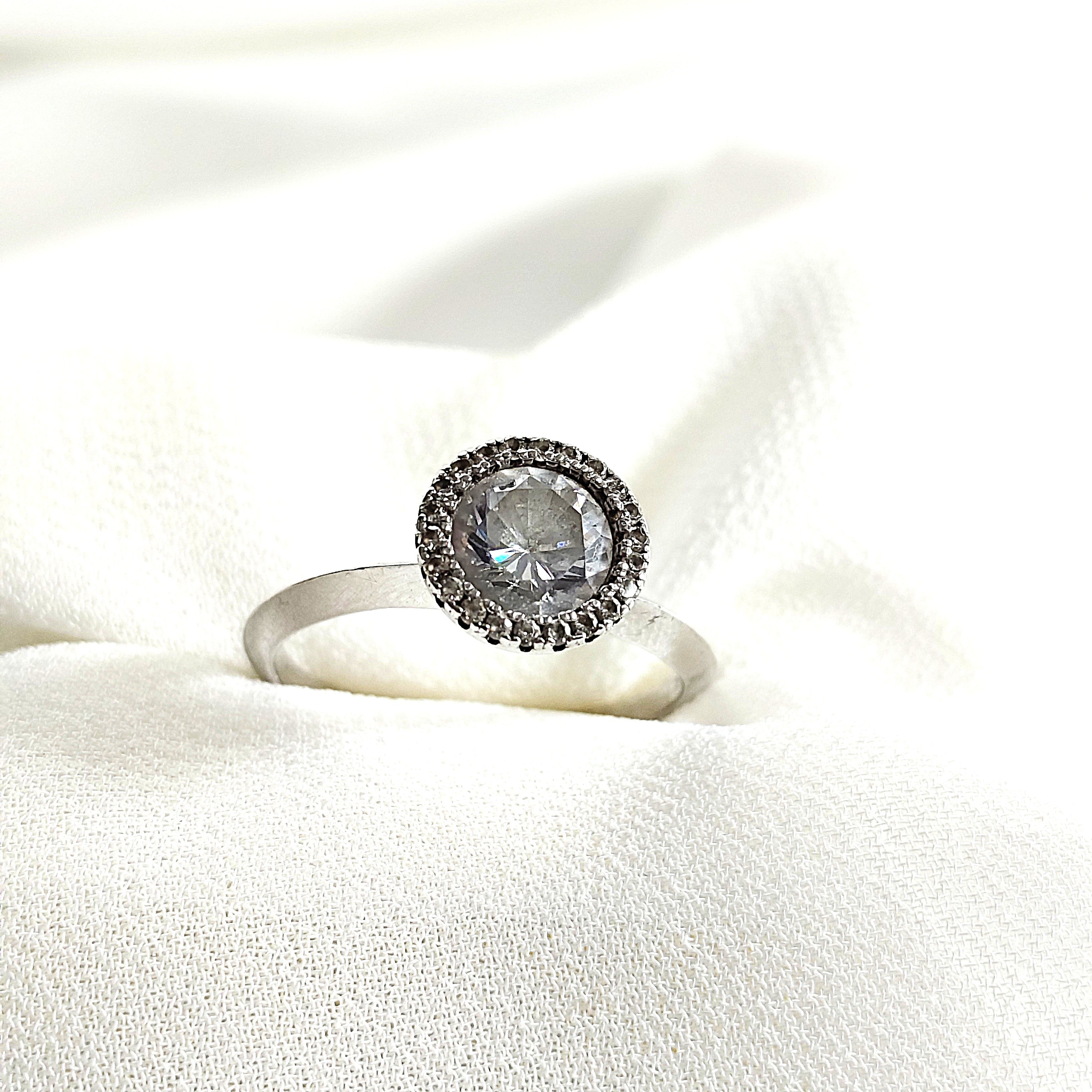 Bague en argent 925 “Cercle d’Éclat” – Élégance intemporelle sertie de zircons