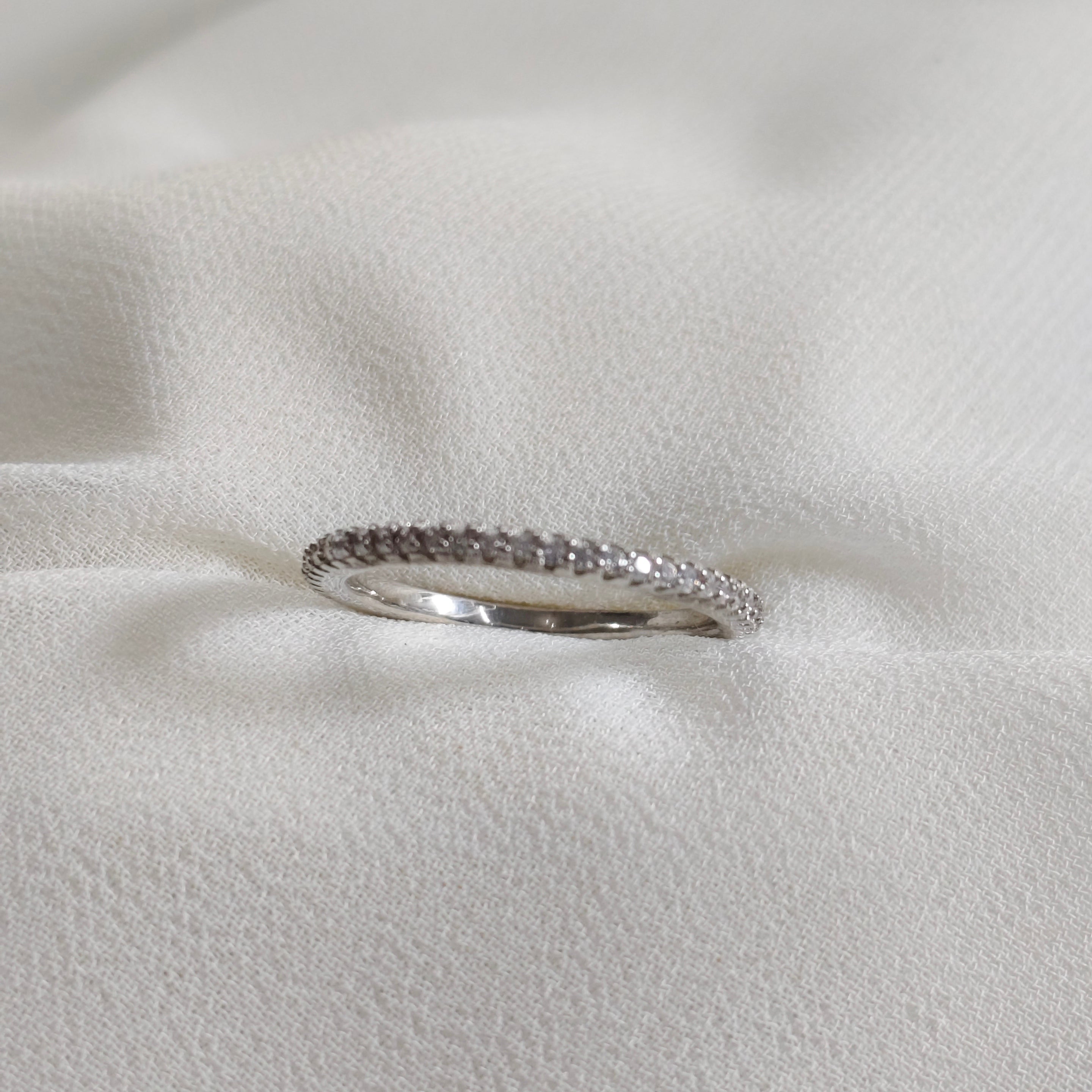 Bague en argent 925 “Élégance Pure” – Anneau fin serti de zircons étincelants