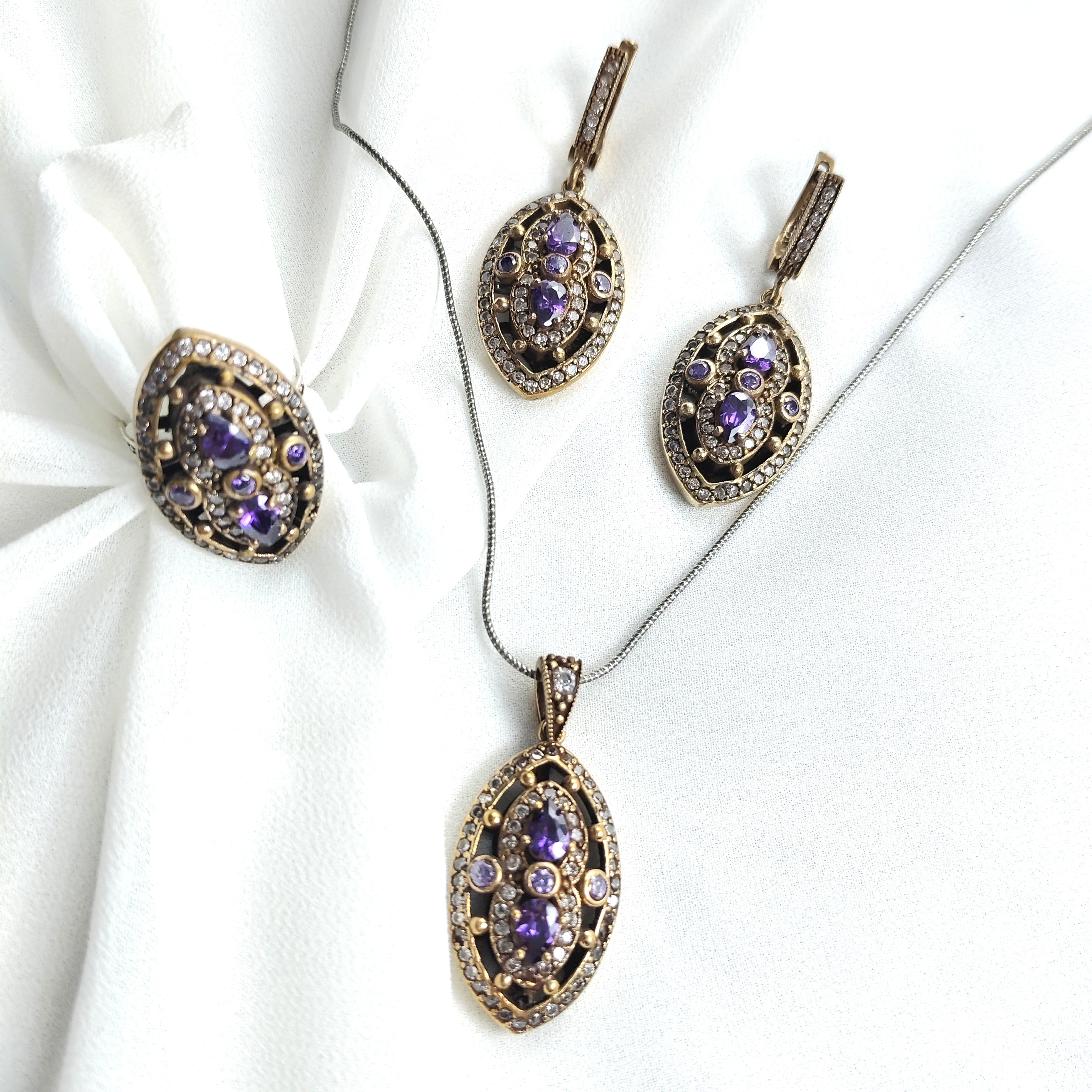Parure Antique Royale en Argent et Pierres Améthystes