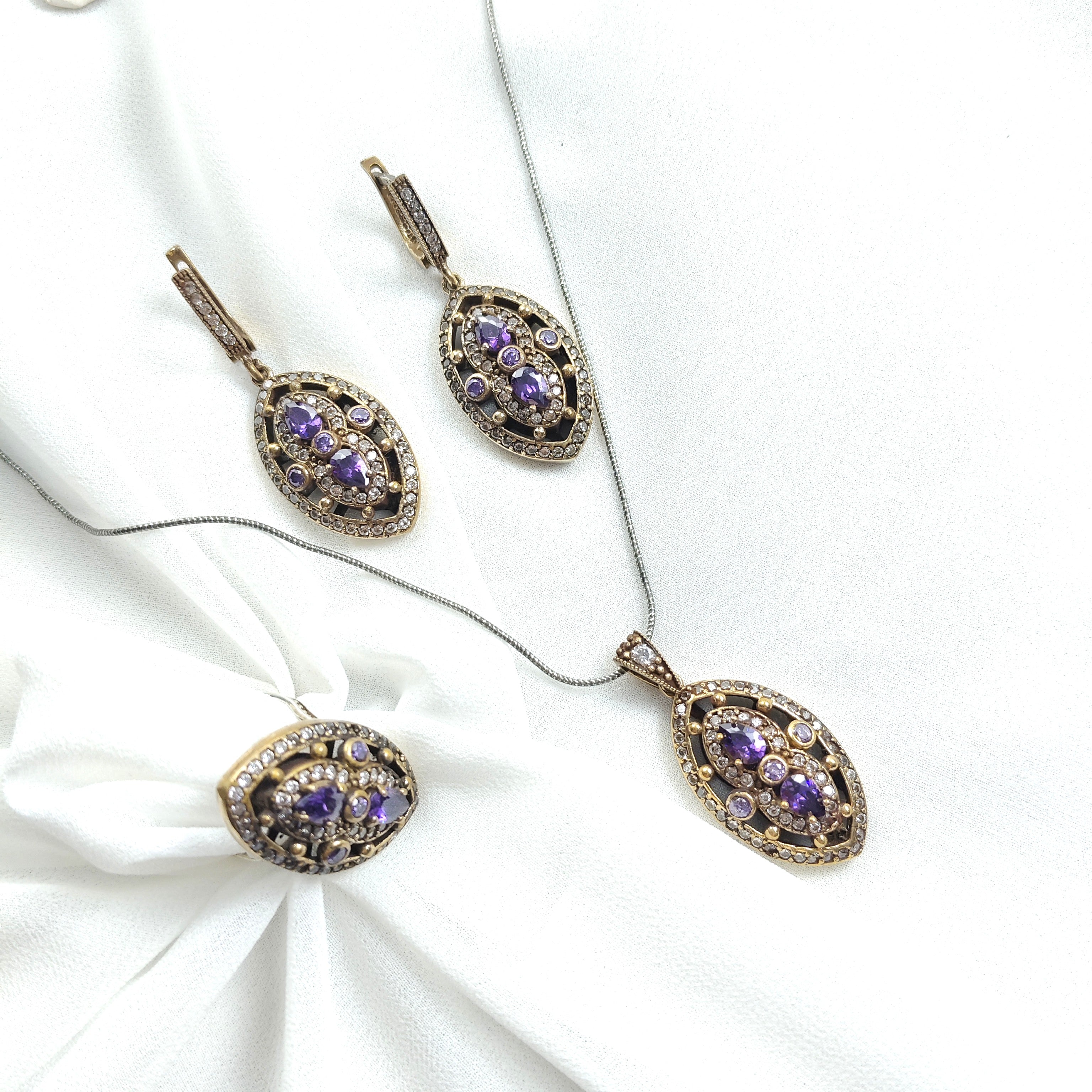 Parure Antique Royale en Argent et Pierres Améthystes