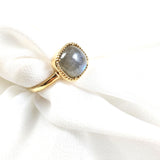 Bague pierre grise cabochon en plaqué or – Garantie 10 ans