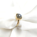 Bague pierre grise cabochon en plaqué or – Garantie 10 ans