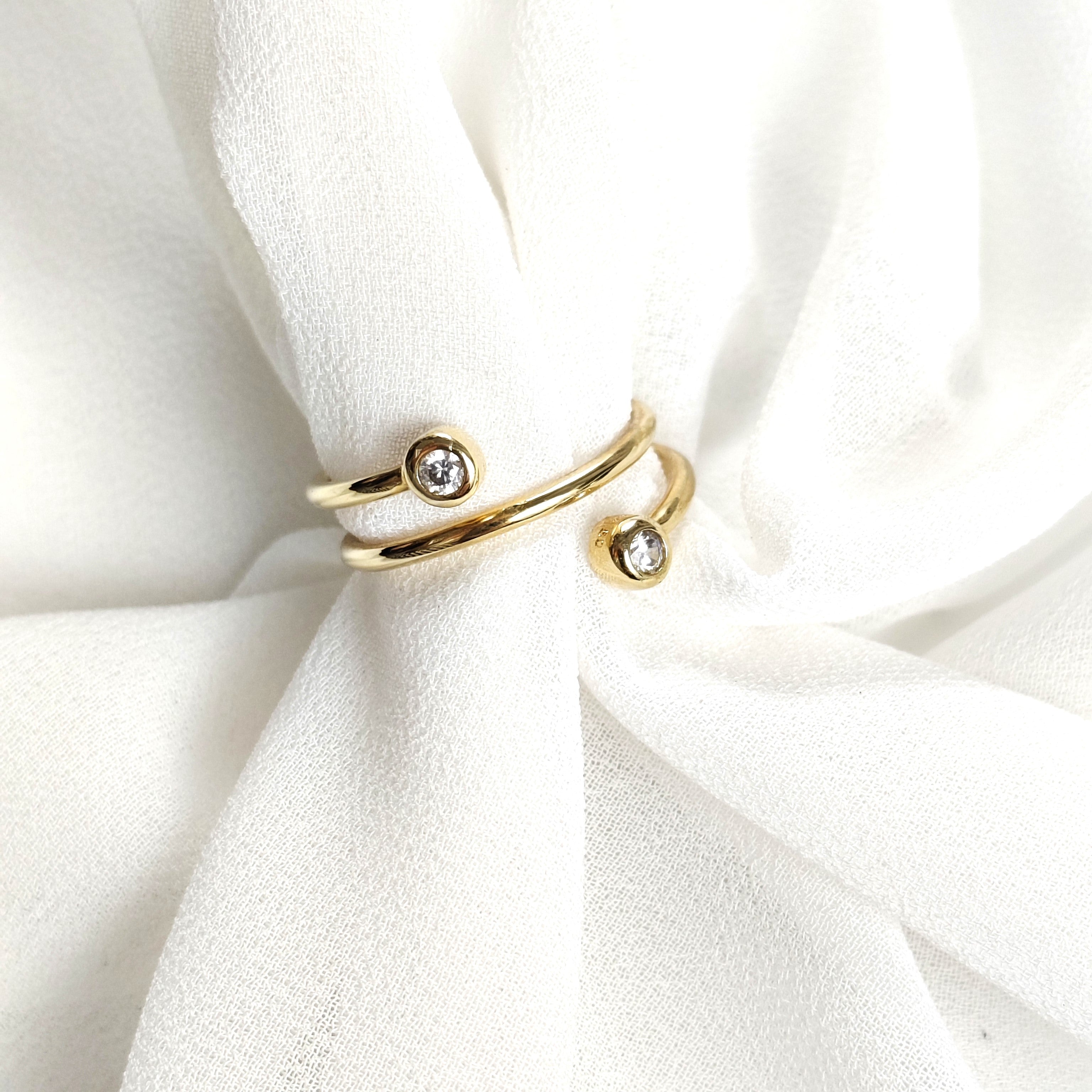 Bague ouverte double zircon en plaqué or – Garantie 10 ans