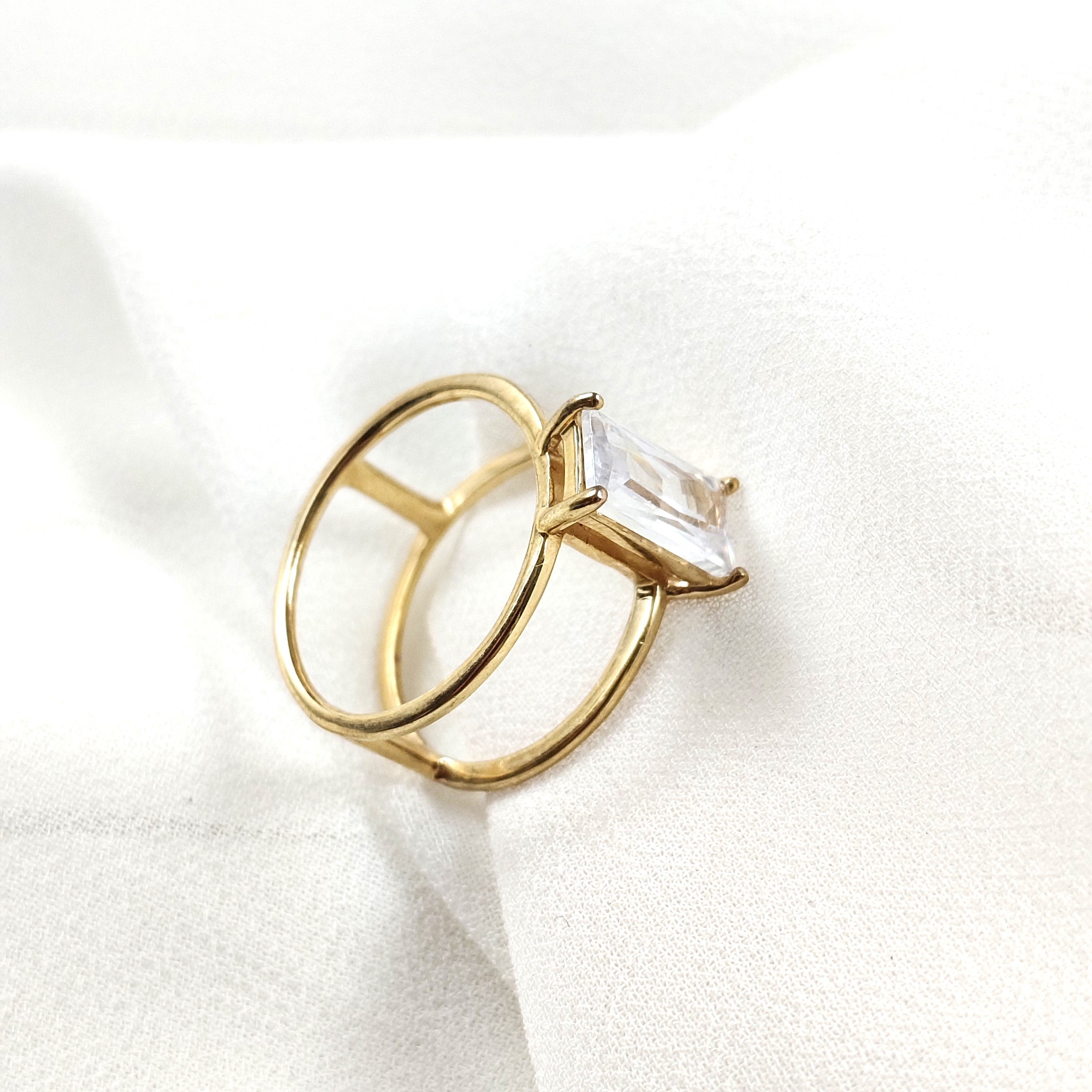 Bague double anneau pierre rectangulaire en plaqué or – Garantie 10 ans
