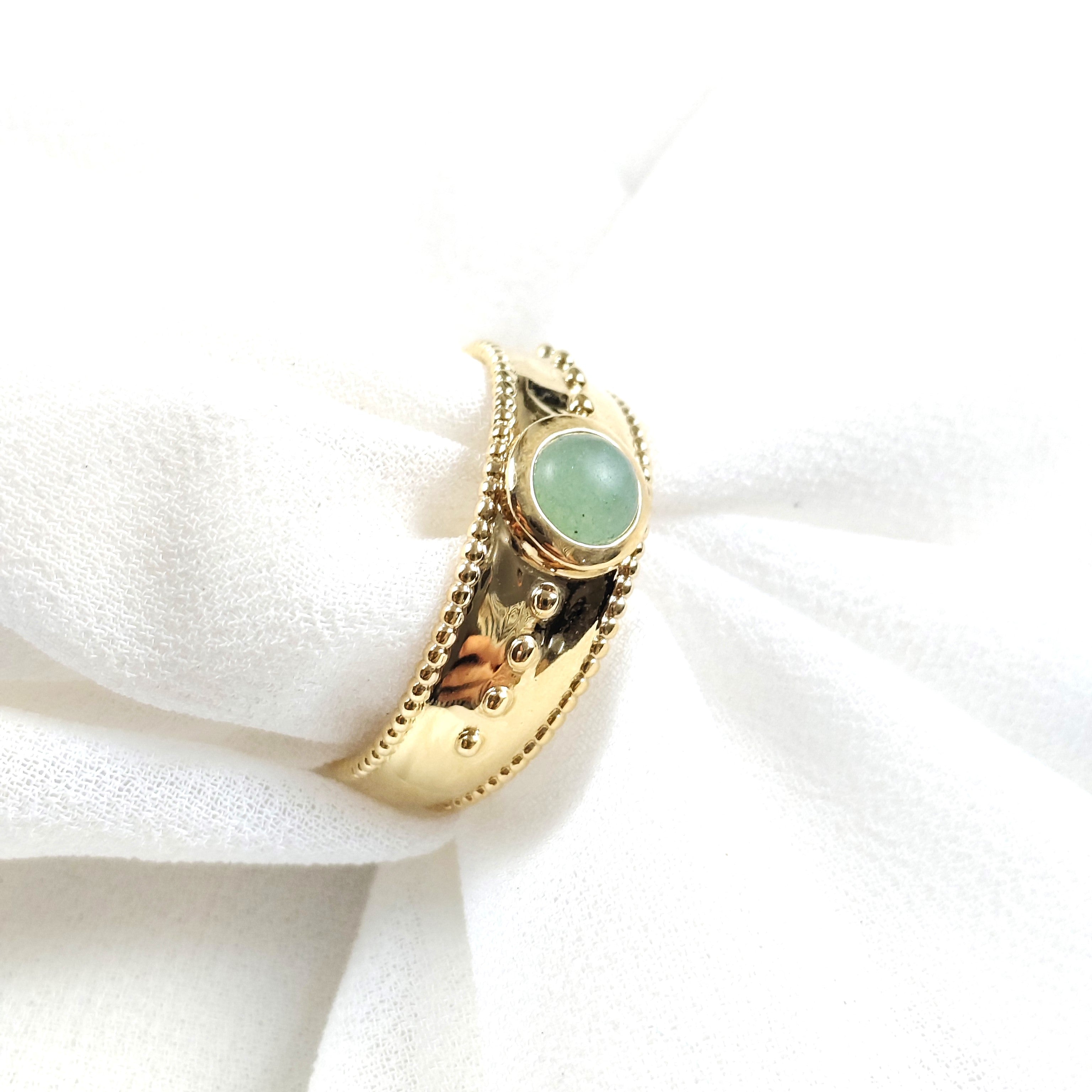 Bague pierre verte et perles dorées en plaqué or – Garantie 10 ans