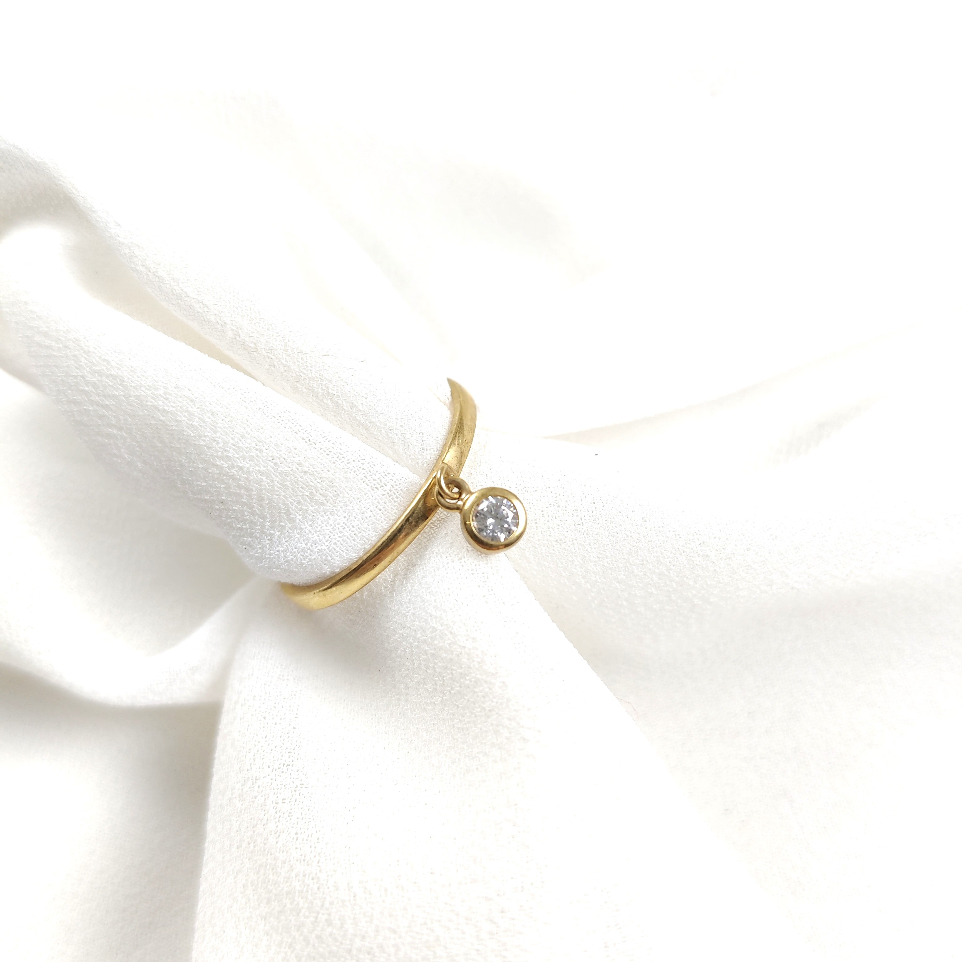 Bague solitaire pendante en plaqué or – Garantie 10 ans