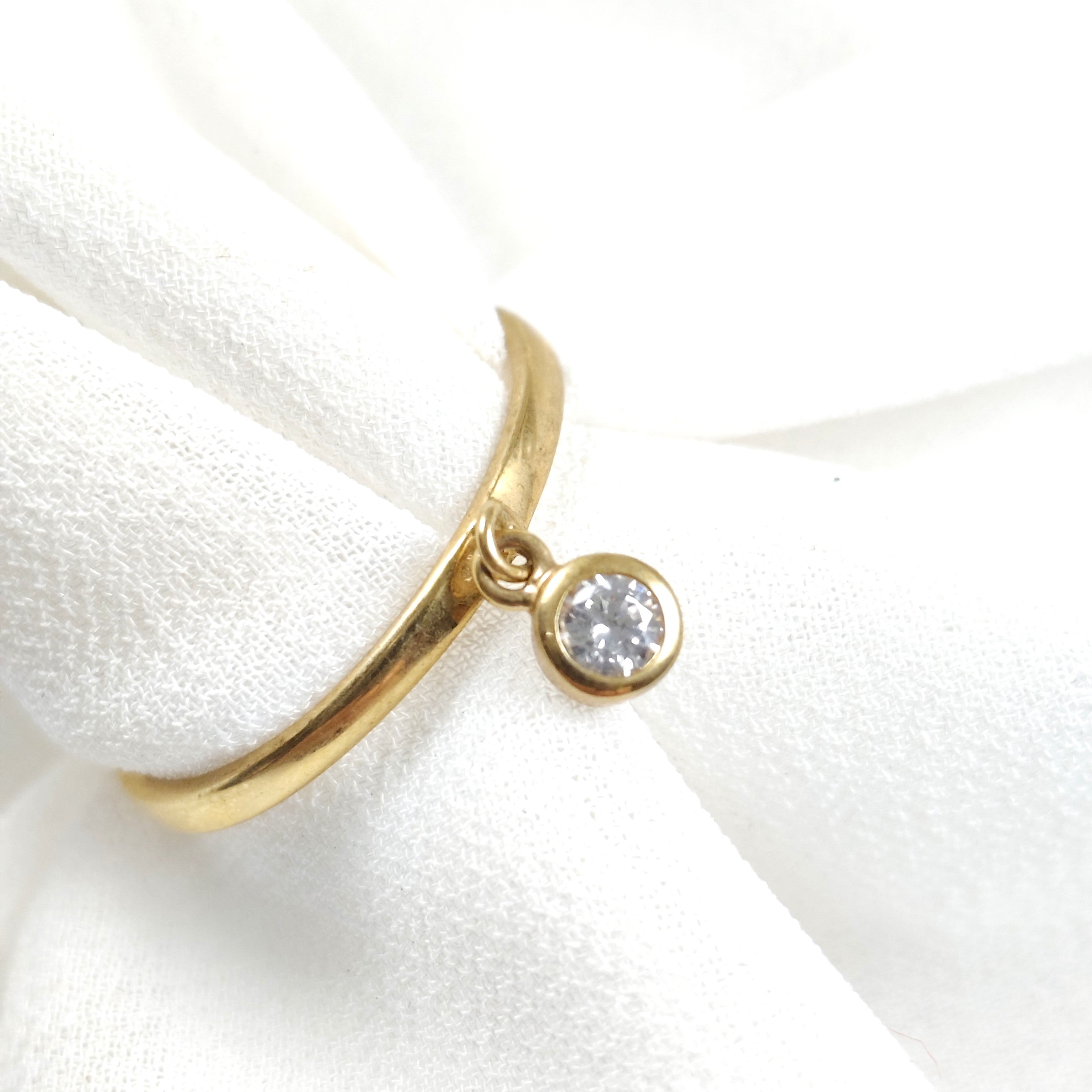 Bague solitaire pendante en plaqué or – Garantie 10 ans