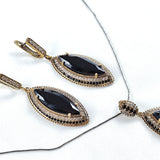 Parure antique en bronze avec pierres noires élégantes