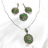 Parure  antique – Fleurs vert émeraude et perles fines