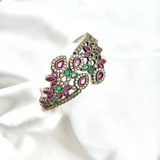 Bracelet antique  – Feuille royale aux rubis et émeraudes