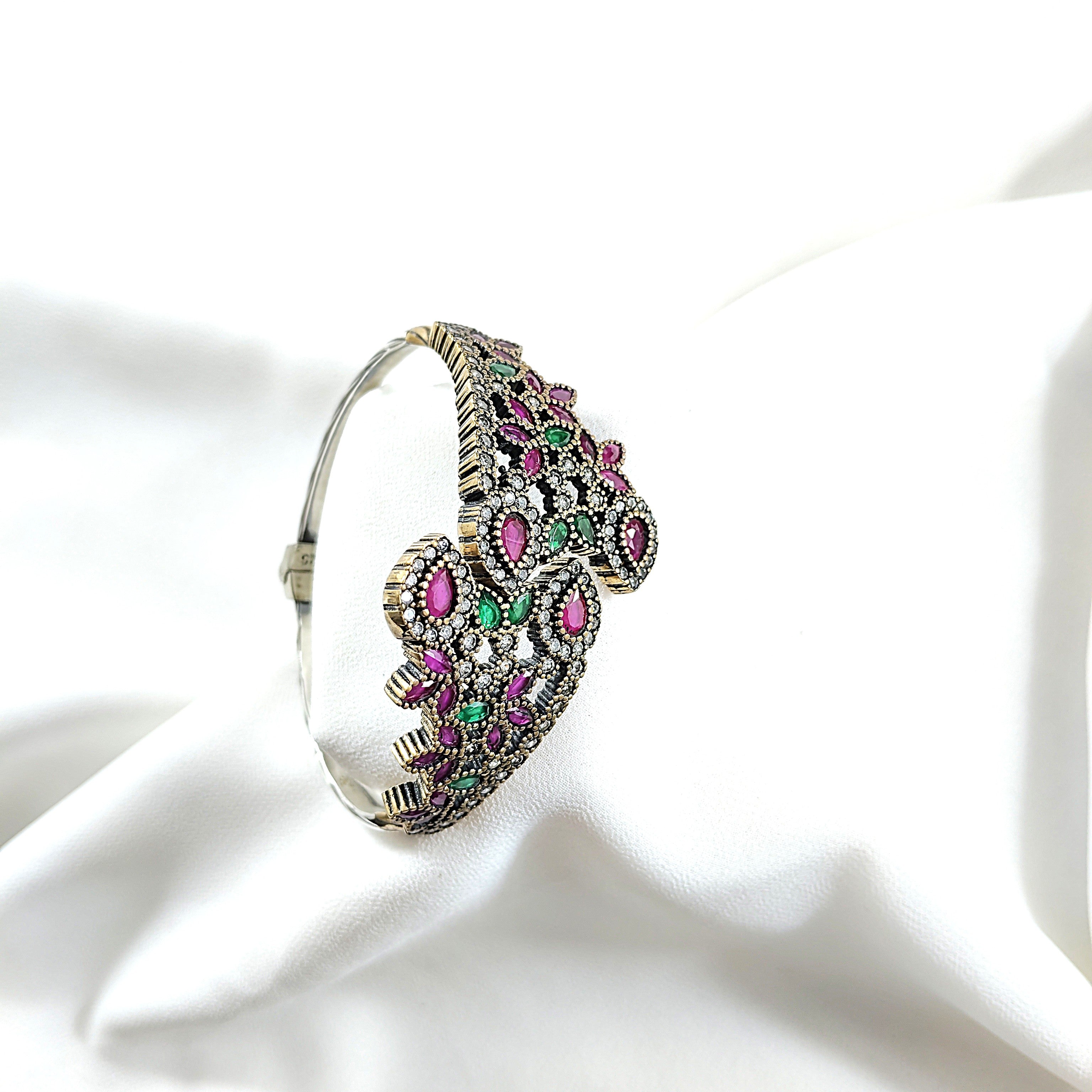 Bracelet antique  – Feuille royale aux rubis et émeraudes