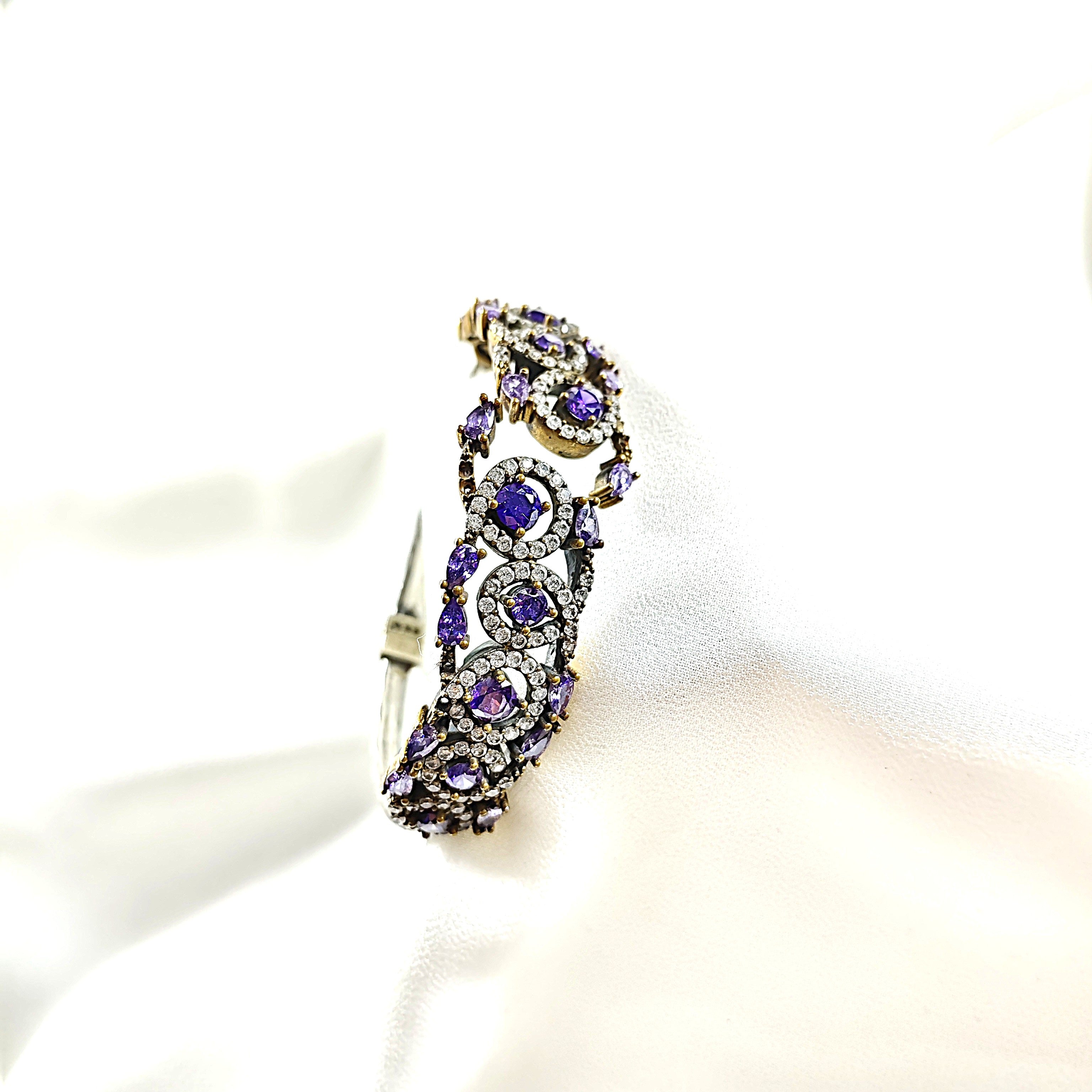 Bracelet antique  – Arabesque impériale aux pierres d’améthyste