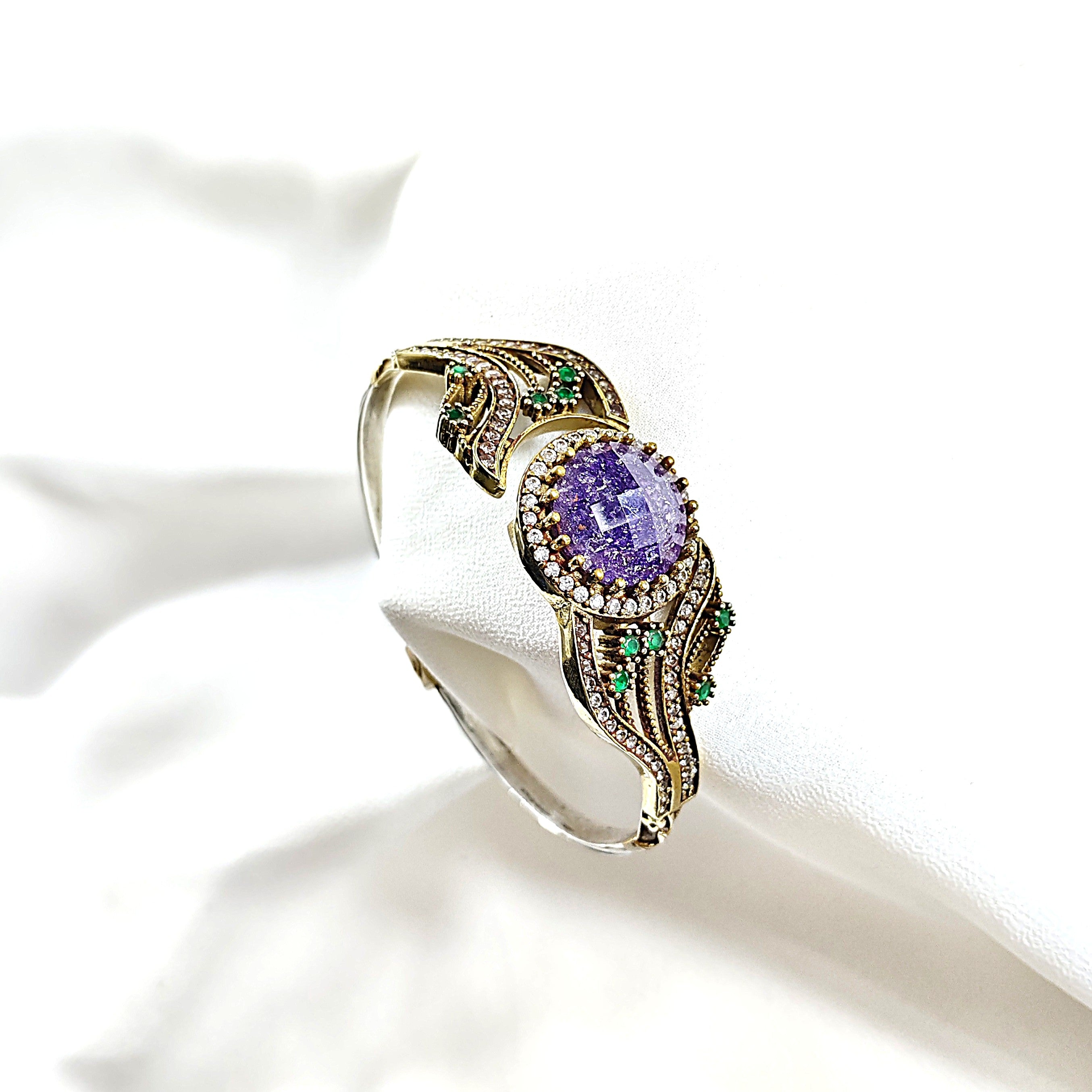 Bracelet antique – Majesté impériale aux améthystes et émeraudes