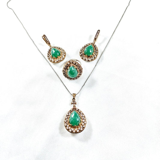 Parure antique en bronze et argent – Élégance impériale aux pierres vert émeraude