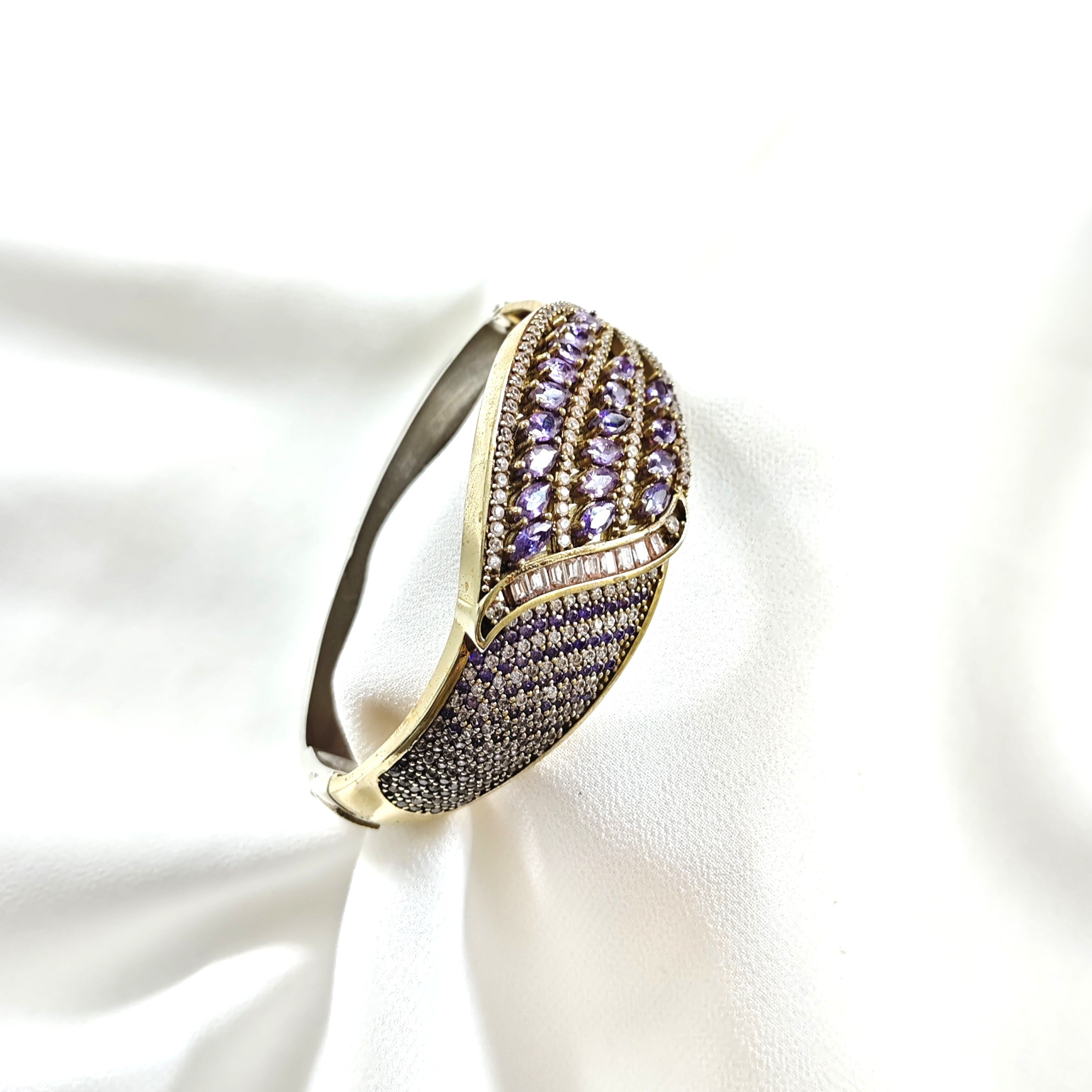 Bracelet antique – Splendeur florale aux pierres violettes