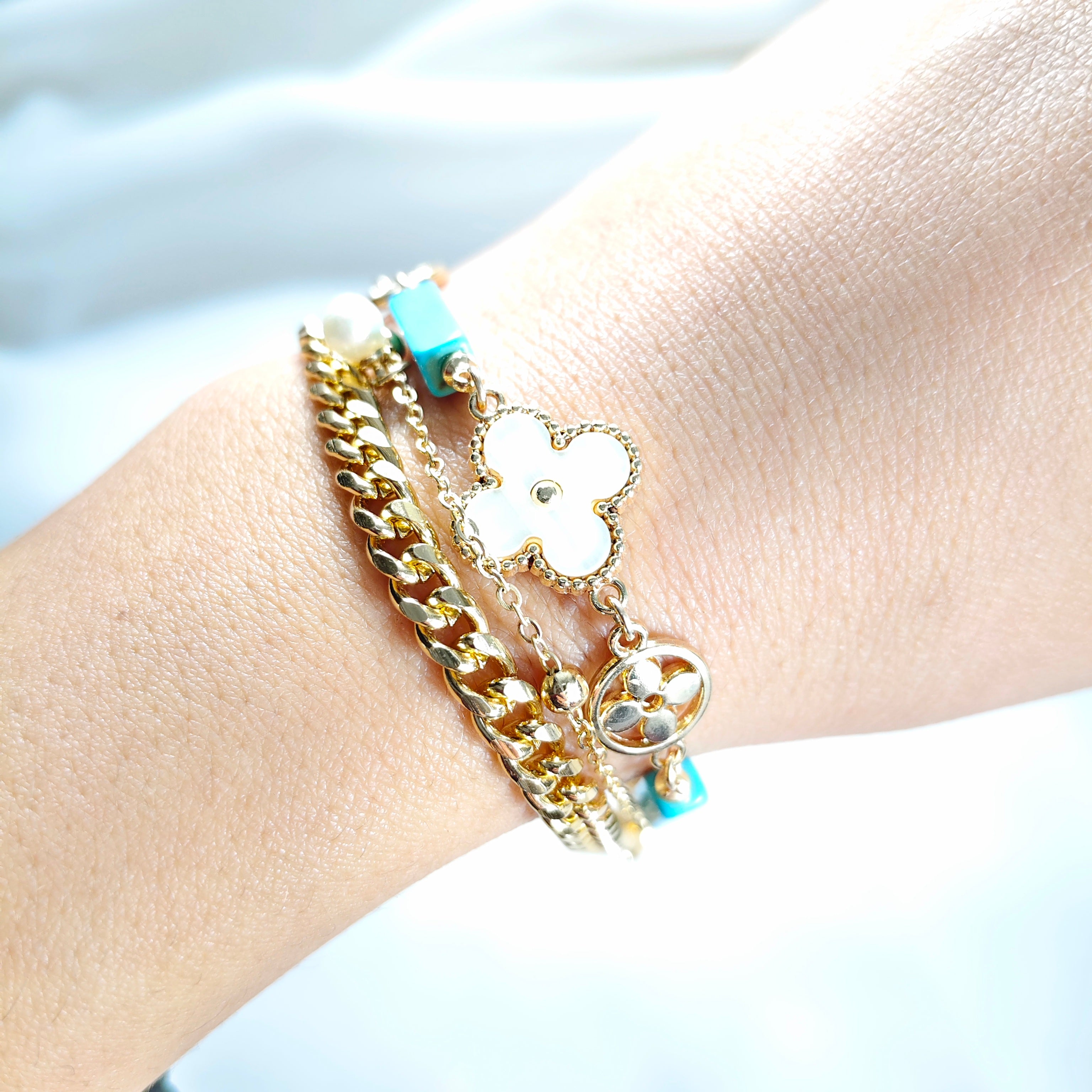 Bracelet Fantaisie Doré Fleur Nacrée & Perles Turquoises