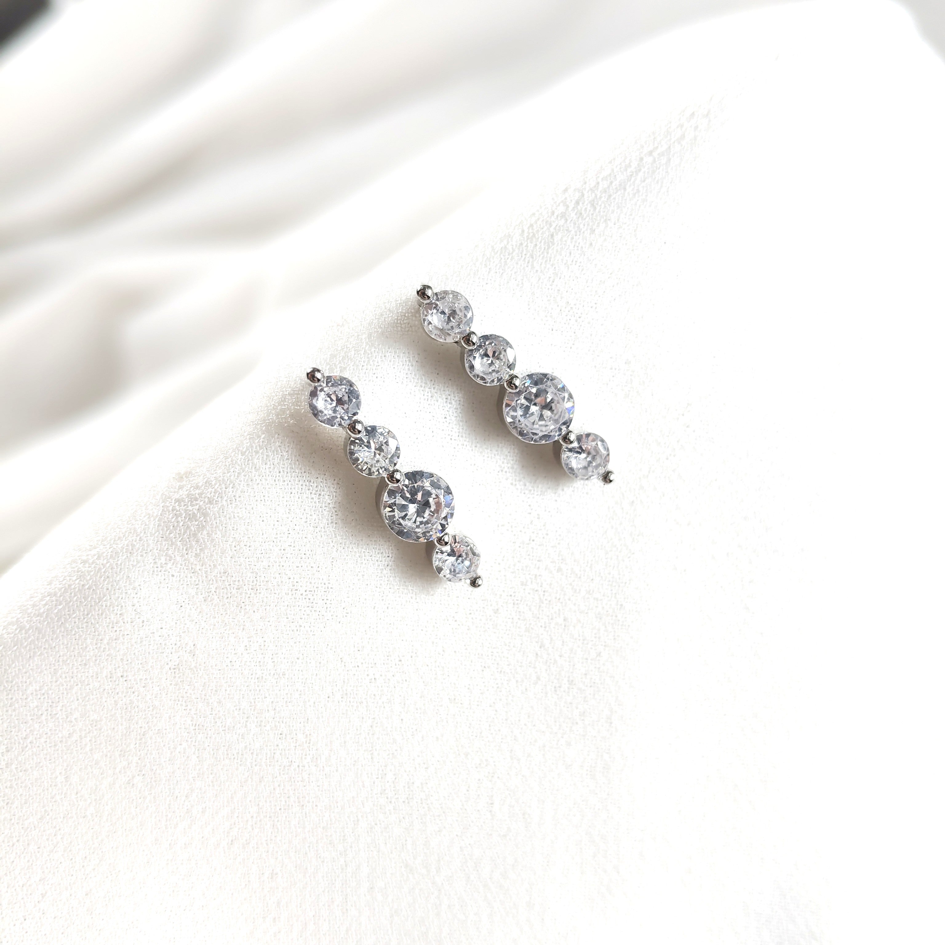 Boucles d’Oreilles Élégance Brillante en Argent 925