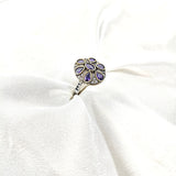 Bague Style Antique avec Pierres Violettes – Élégance Vintage