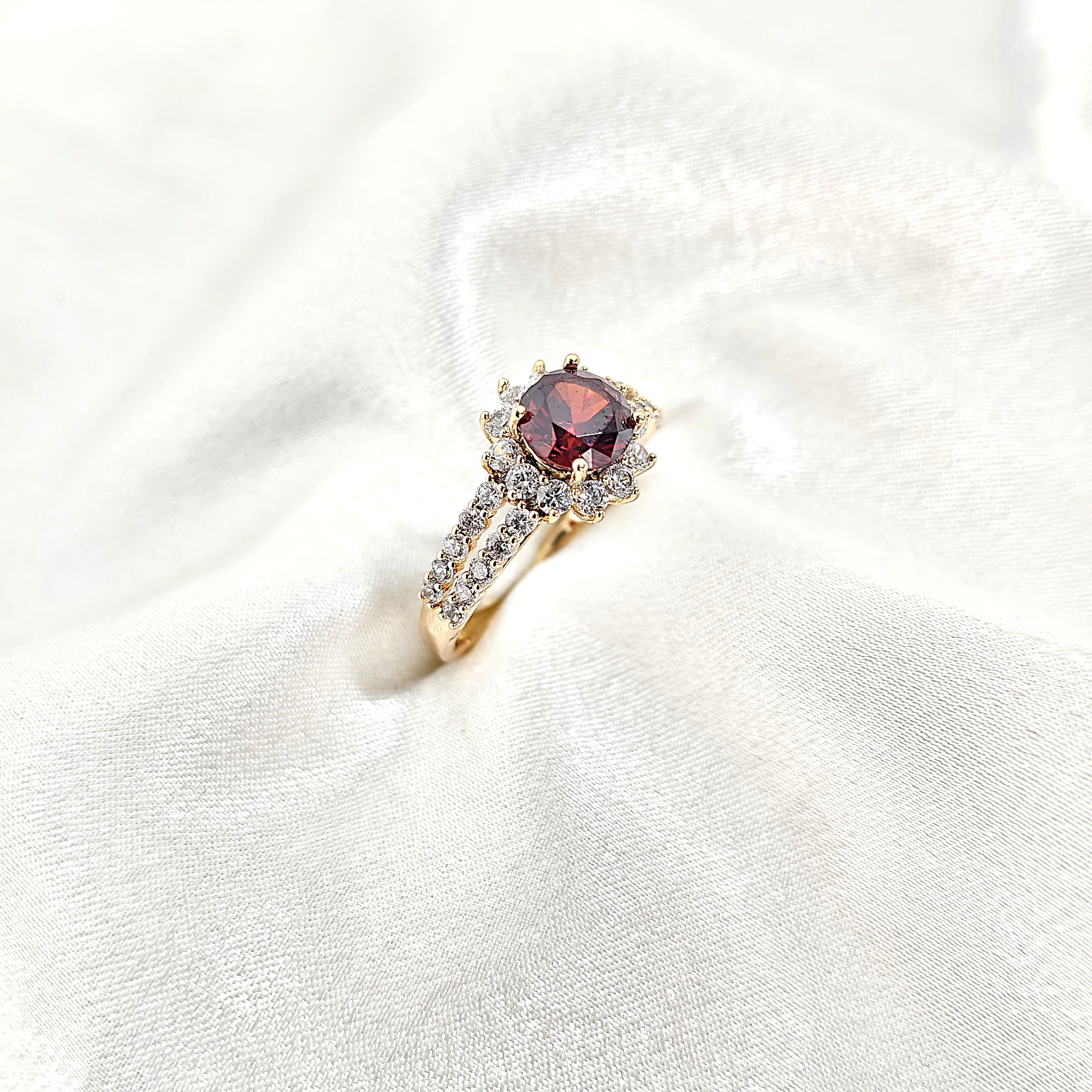 Bague Xuping Plaqué Or Halo & Zircon Bordeaux – Élégance Royale