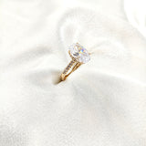 Bague Solitaire Xuping Plaqué Or & Zircon Ovale – Éclat Intemporel