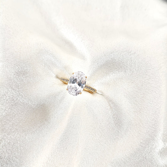 Bague Solitaire Xuping Plaqué Or & Zircon Ovale – Éclat Intemporel