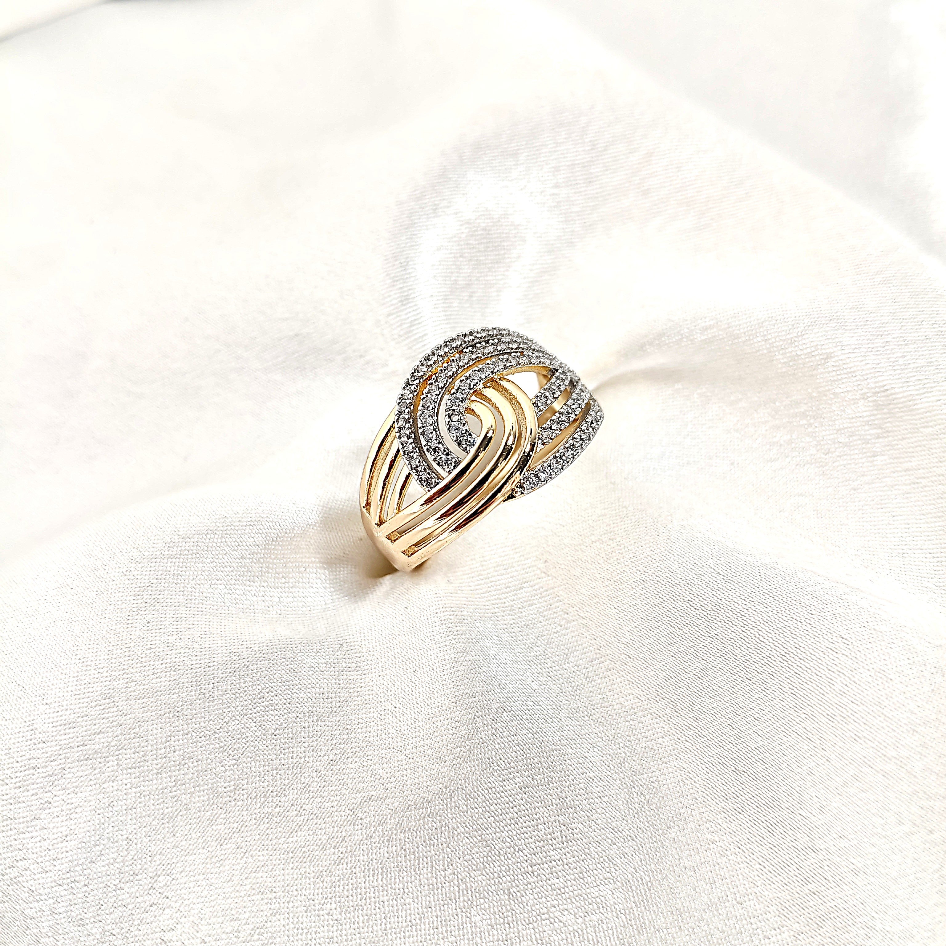 Bague Xuping Plaqué Or Spirale & Zircons – Élégance Sculpturale