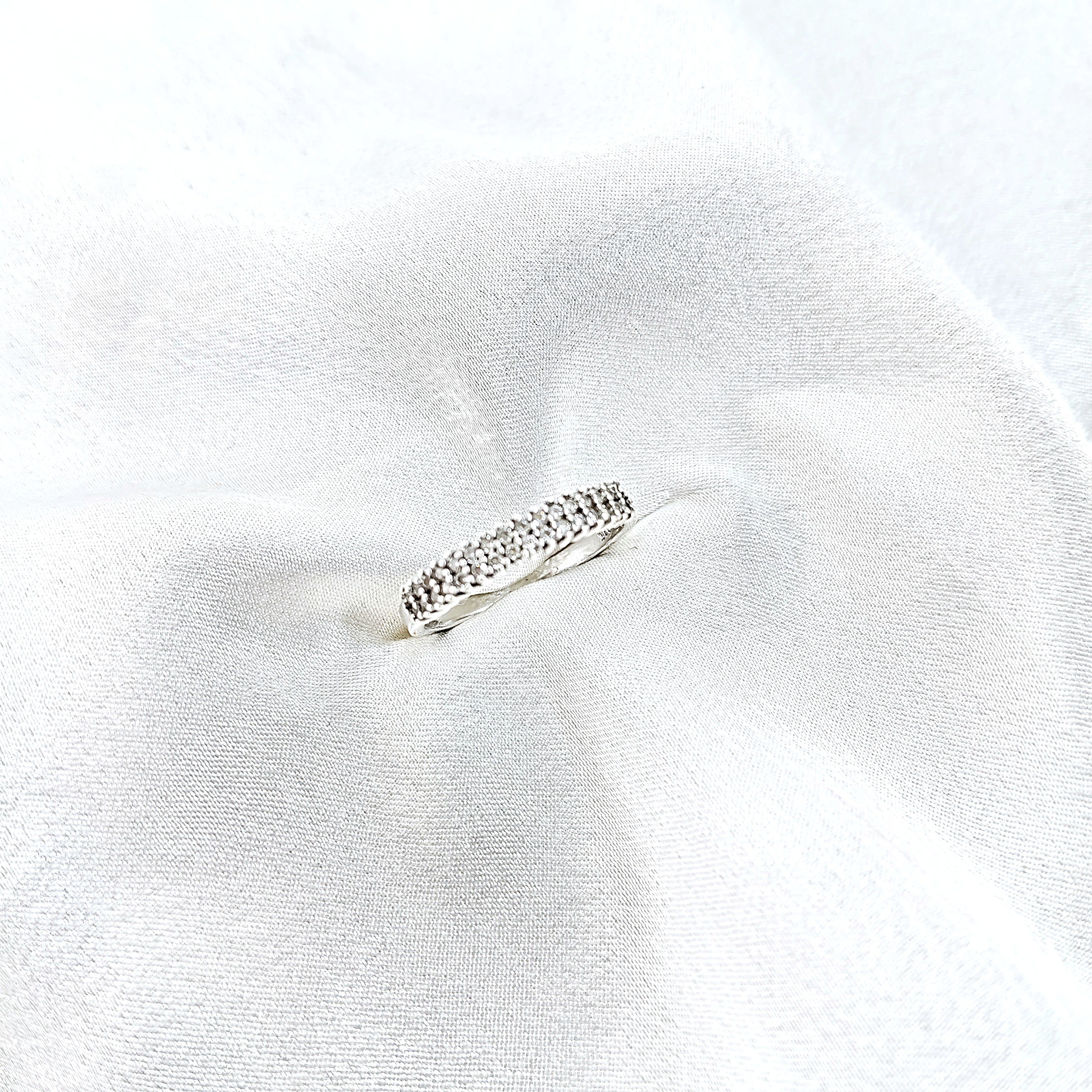 Bague Argent Élégance Classique – Pavée de Zircons Étincelants