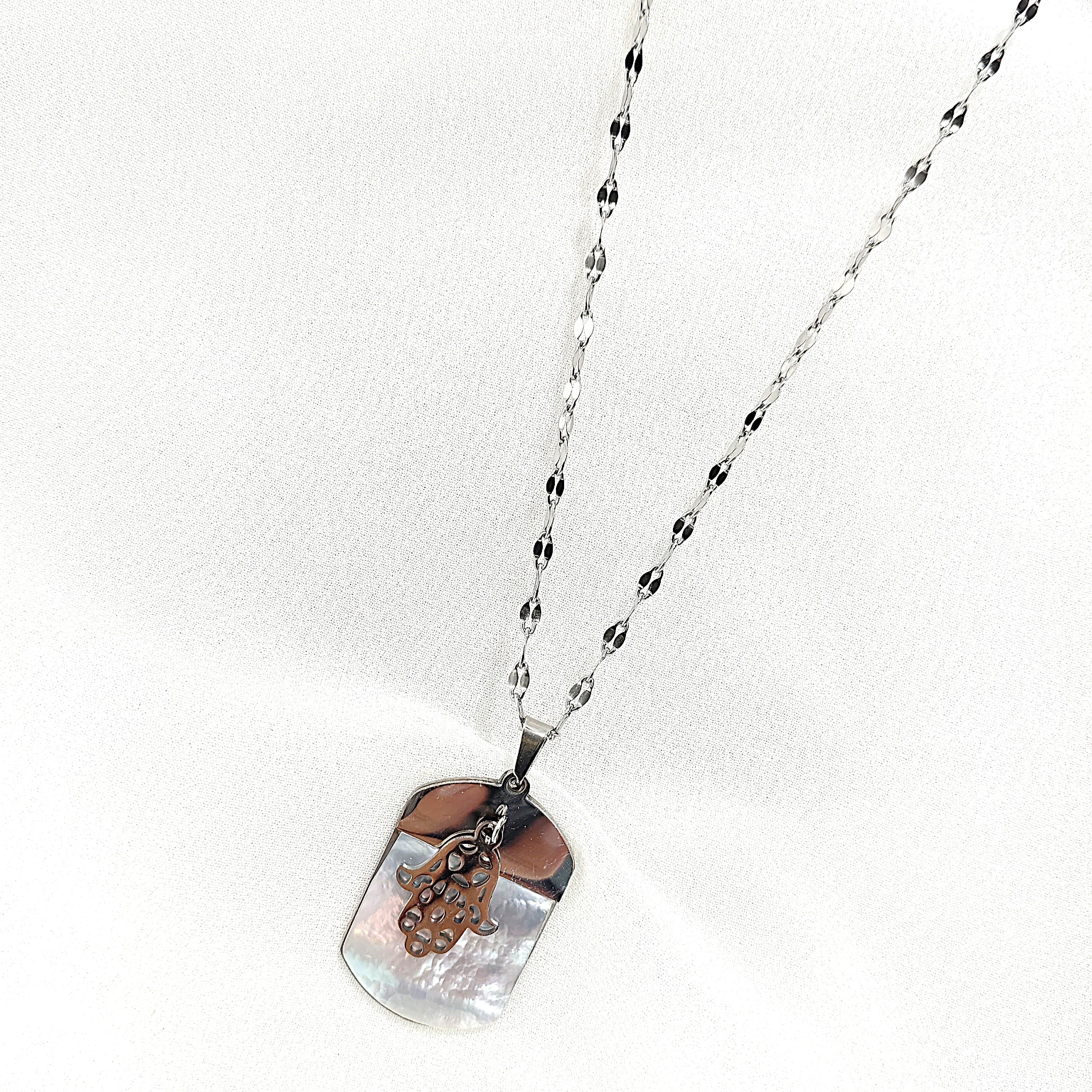 Collier  Symboles Élégants