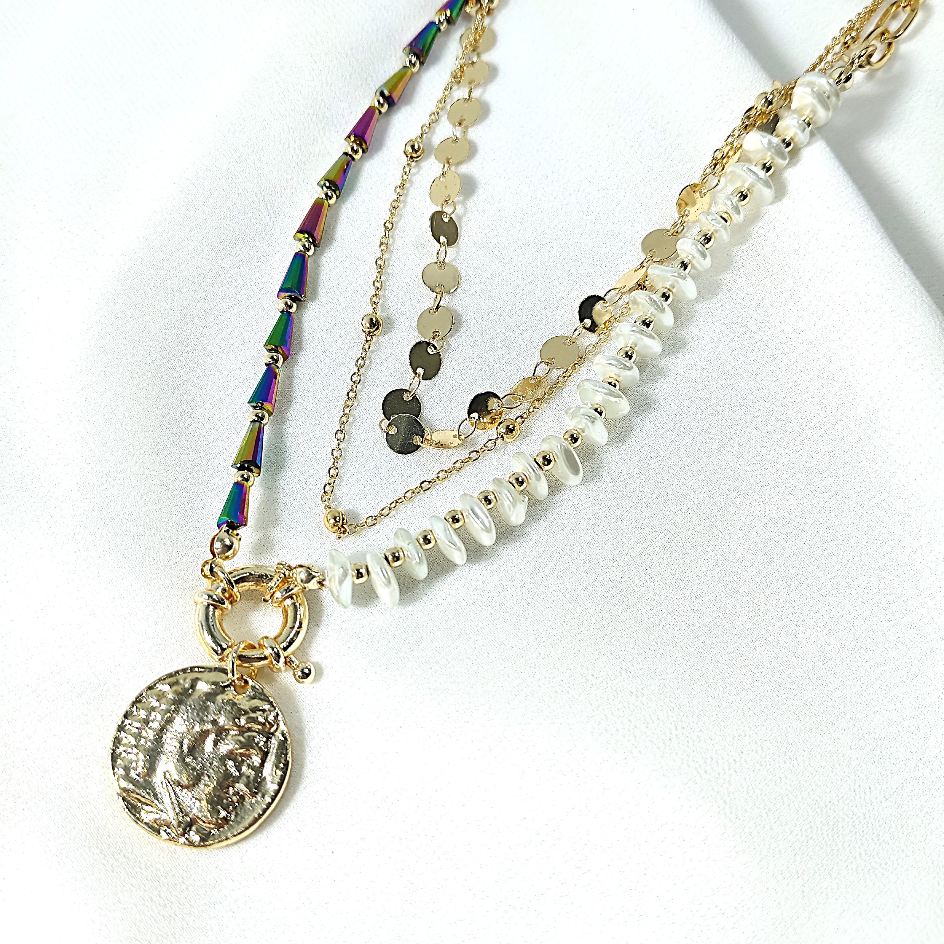 Collier Multi-Rangs Bohème Médaillon & Perles – Style Vintage Chic