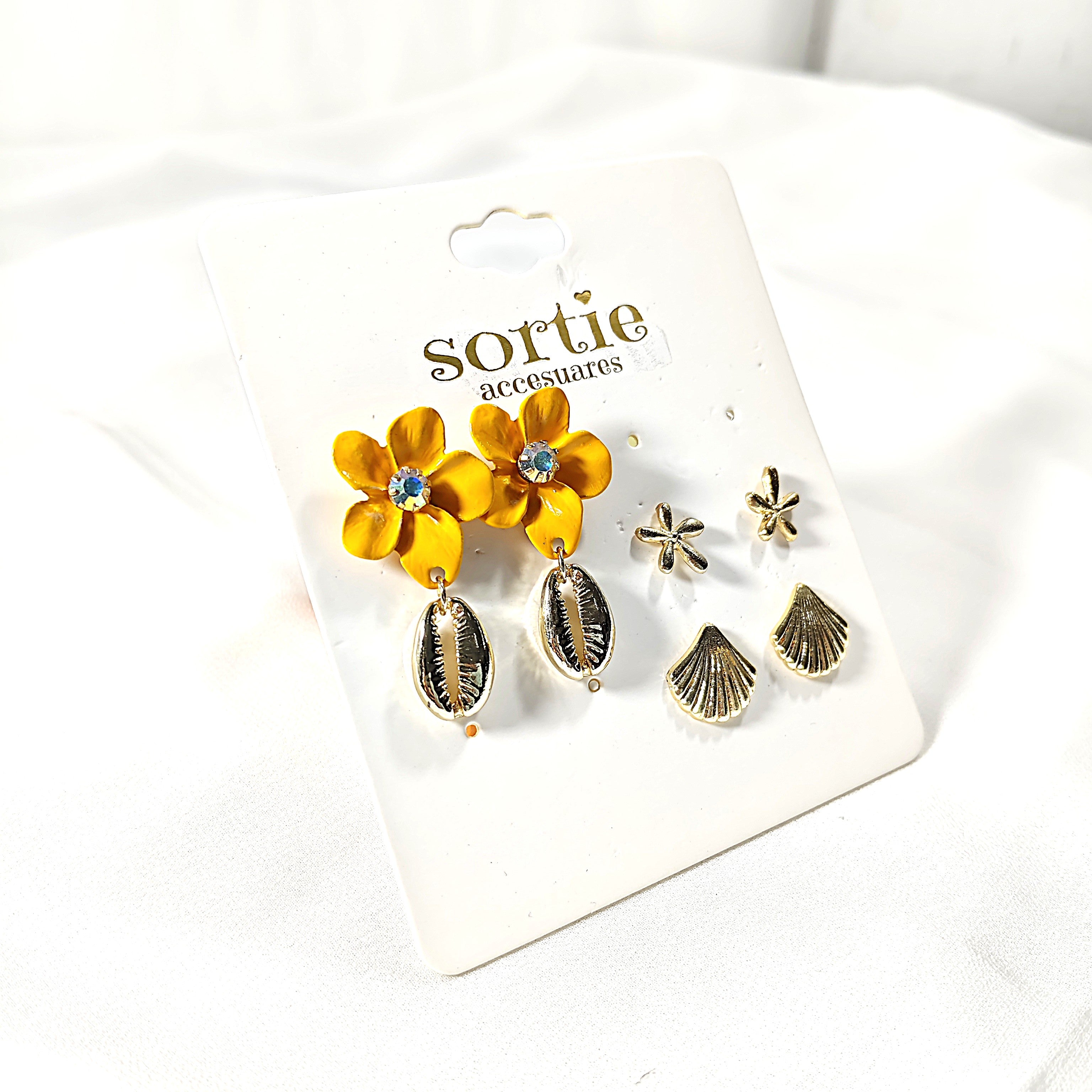 Ensemble de 3 Paires de Boucles d’Oreilles – Fleurs & Coquillages Dorés – Style Tropical Chic