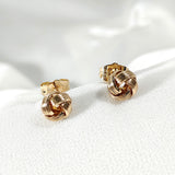 Boucles d’Oreilles Nœud Doré – Élégance Classique & Intemporelle