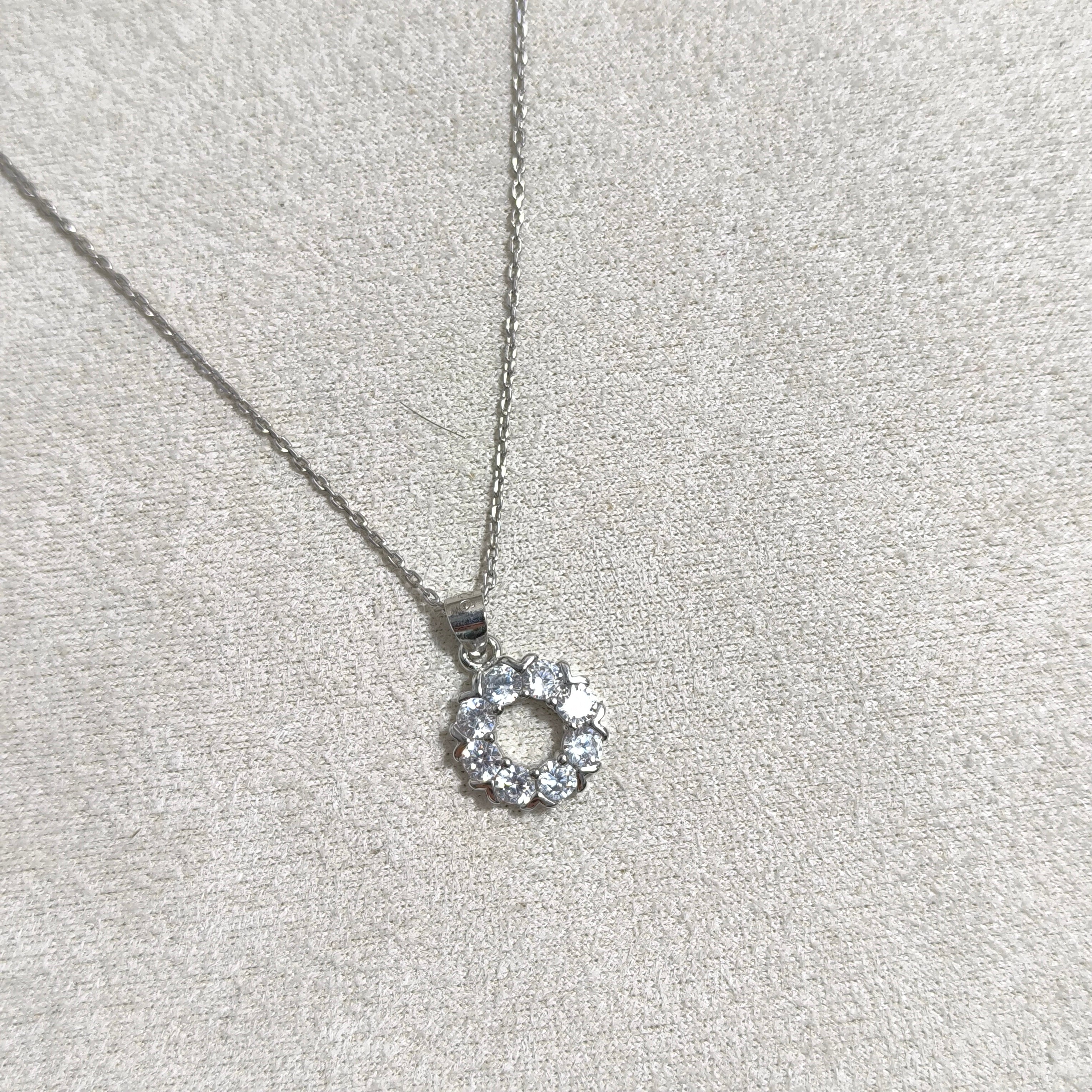 Chaîne Couronne de Lumière – Argent Rhodié & Cristaux