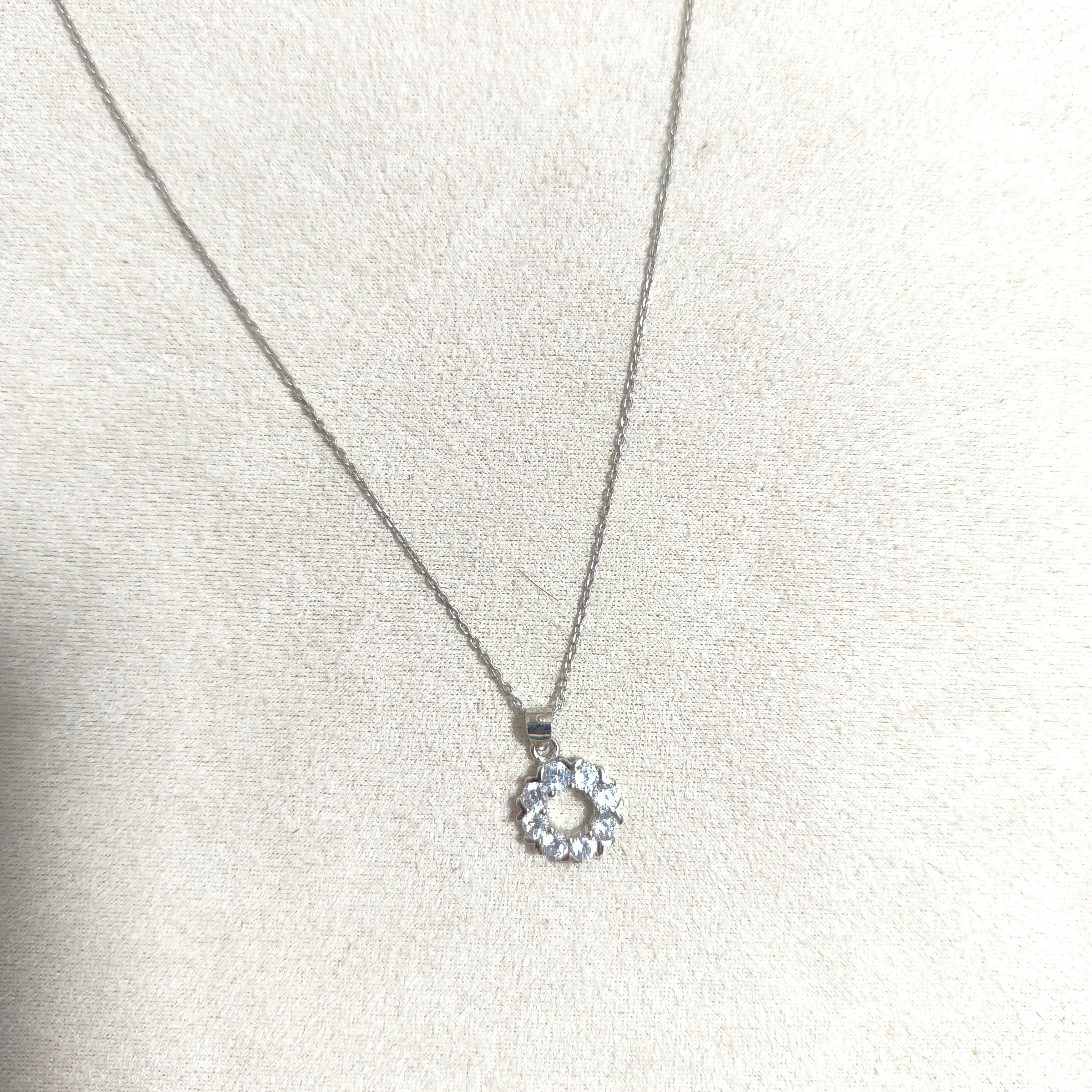 Chaîne Couronne de Lumière – Argent Rhodié & Cristaux