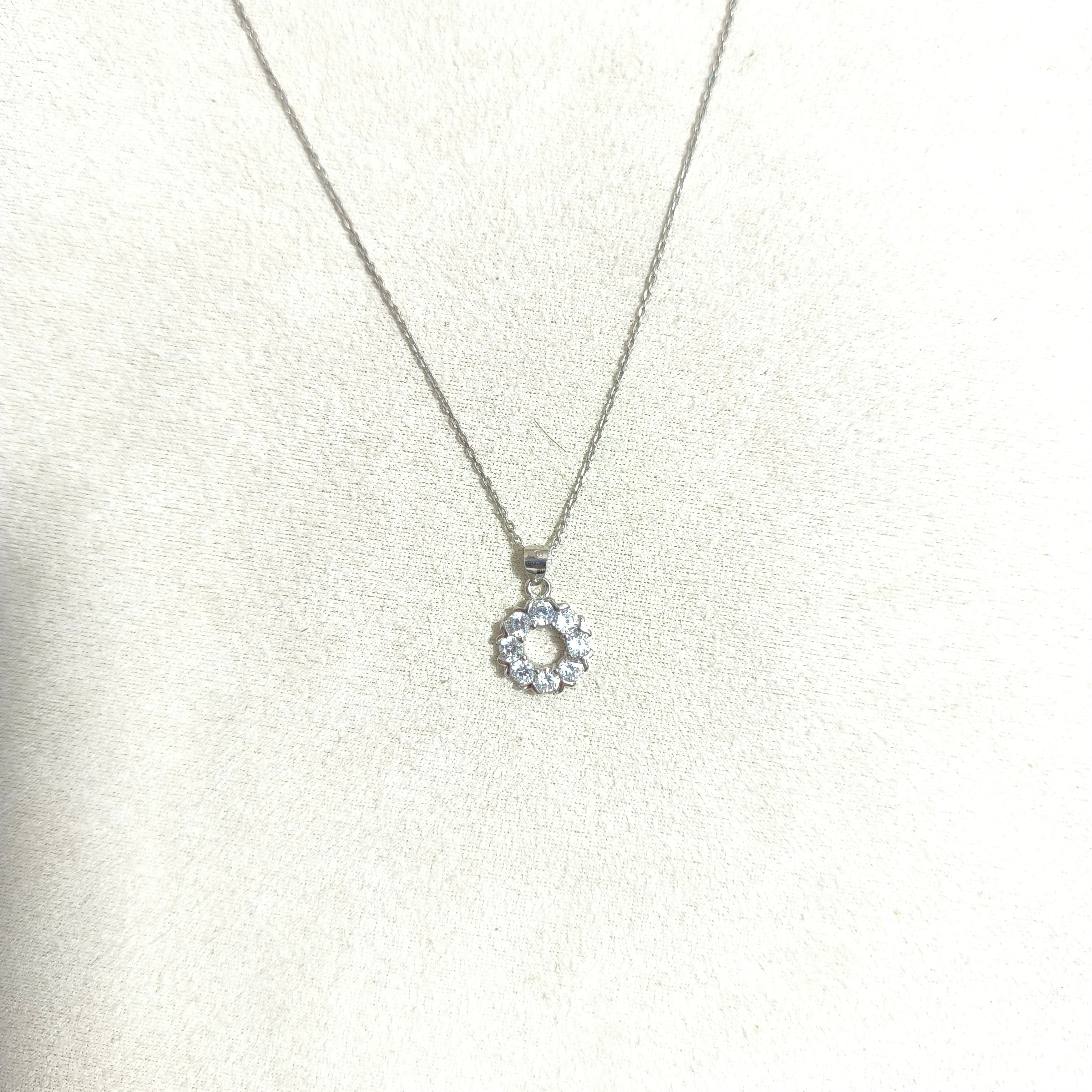 Chaîne Couronne de Lumière – Argent Rhodié & Cristaux