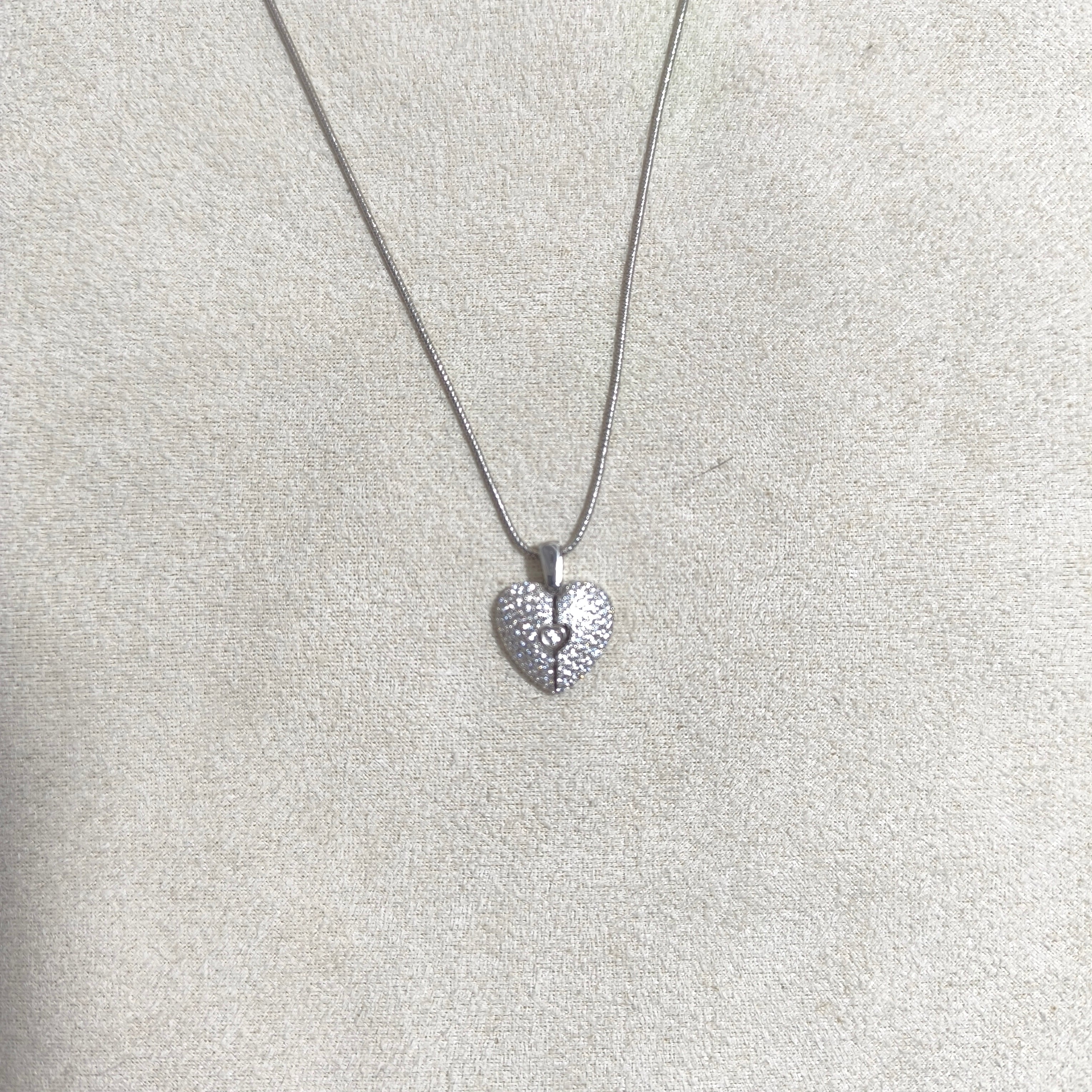 Chaîne Cœur Éternel Ouvrant – Argent Rhodié & Cristaux