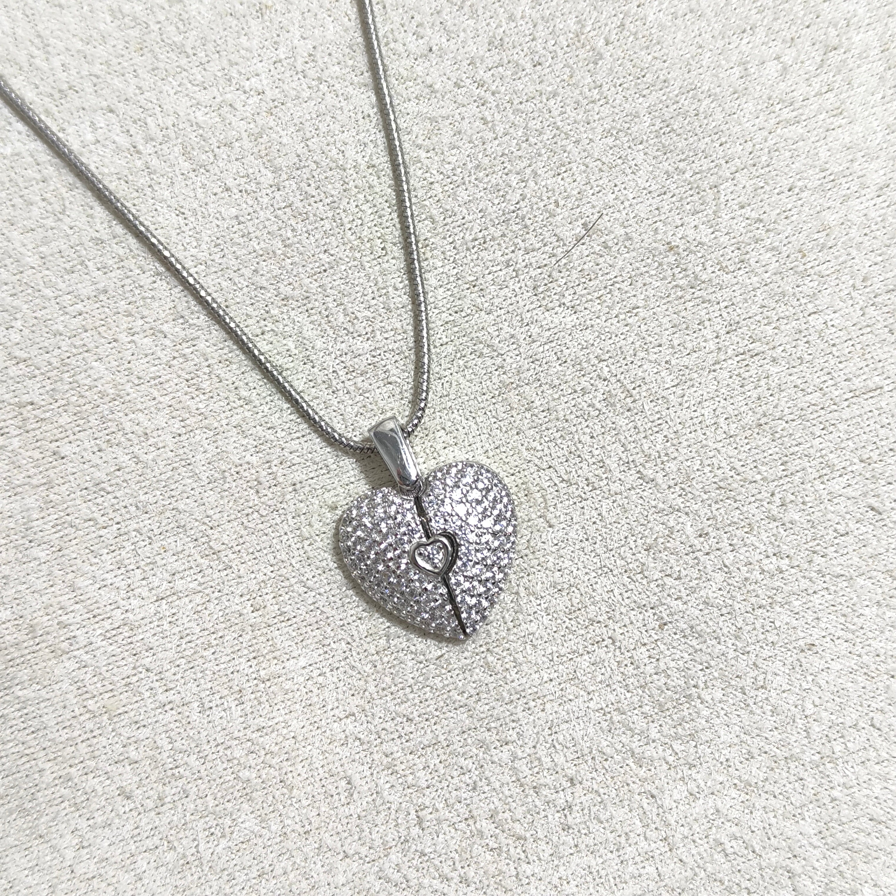 Chaîne Cœur Éternel Ouvrant – Argent Rhodié & Cristaux