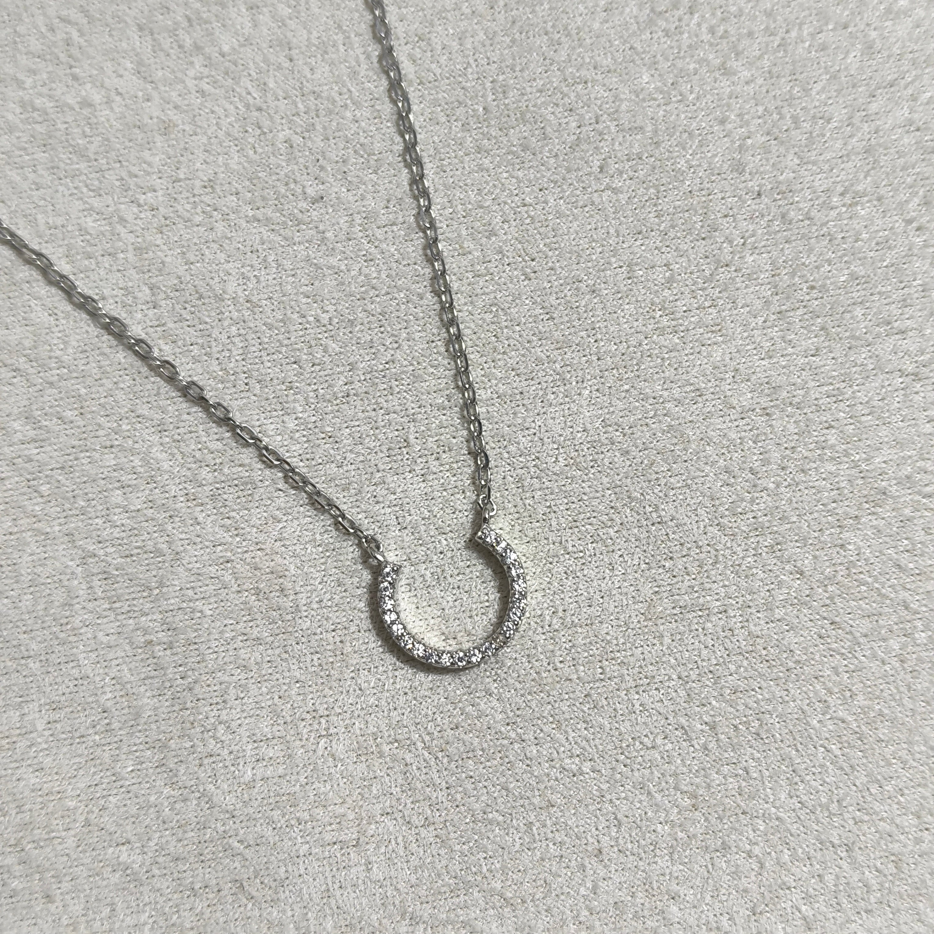 Chaîne Demi-Lune Éclat – Argent Rhodié & Pierres Brillantes