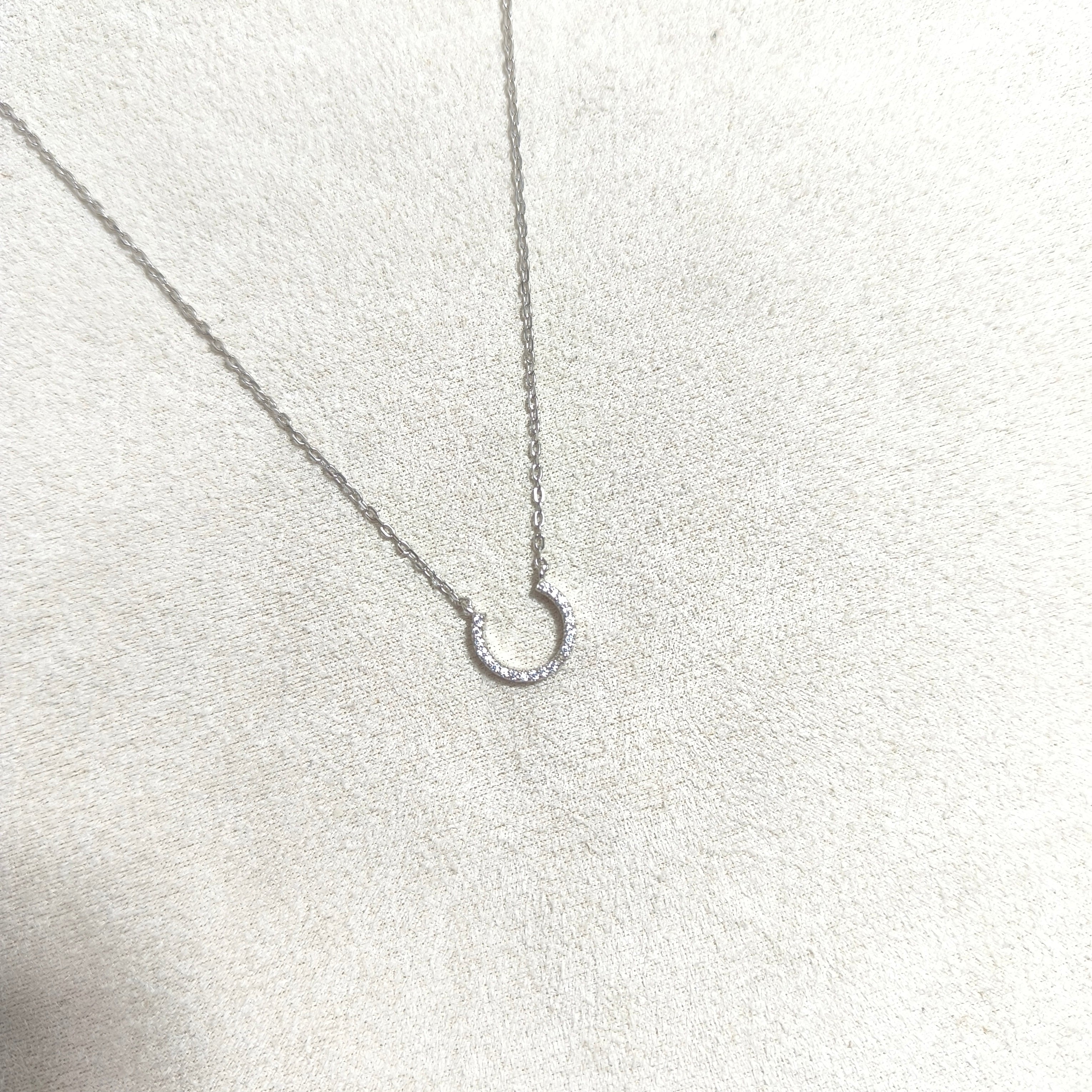 Chaîne Demi-Lune Éclat – Argent Rhodié & Pierres Brillantes