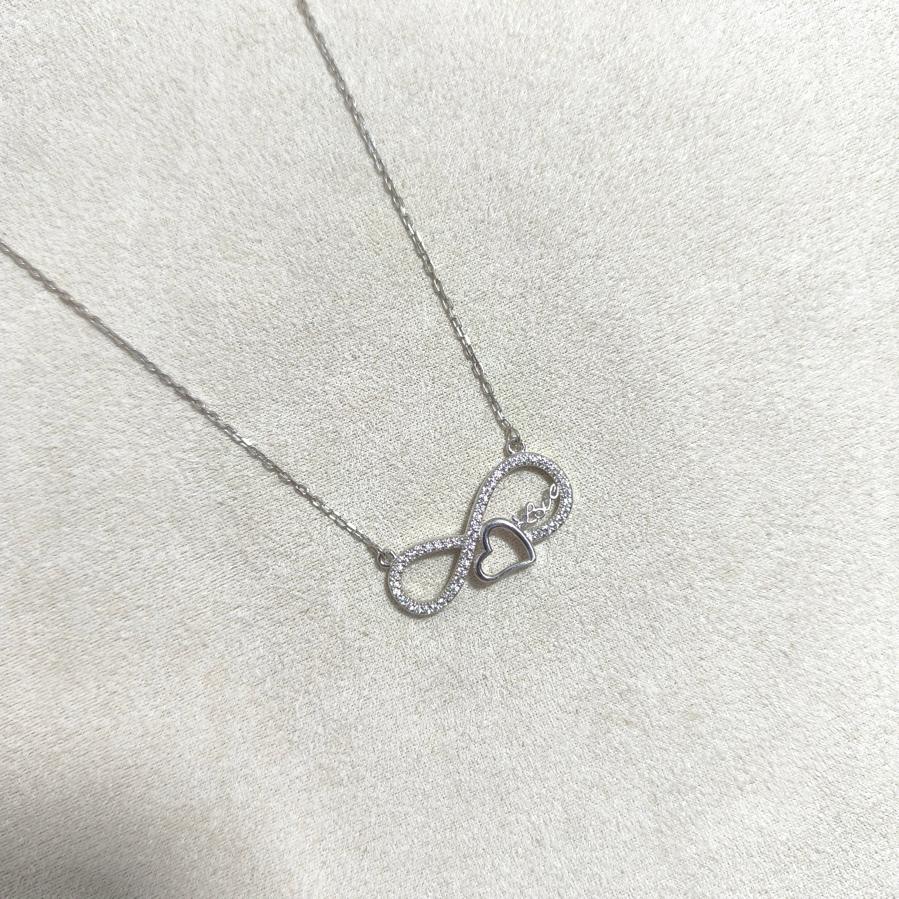 Chaîne Infini Cœur – Argent Rhodié & Pierres Brillantes