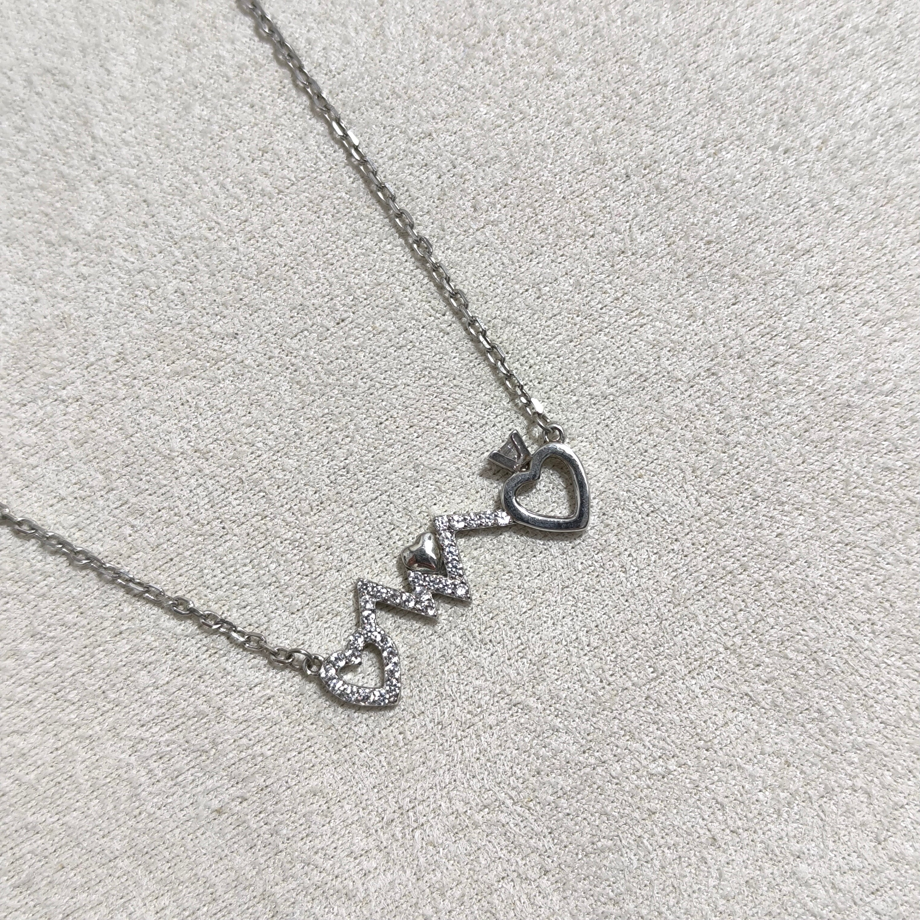 Chaîne Battement de Cœur – Argent Rhodié & Détails Brillants