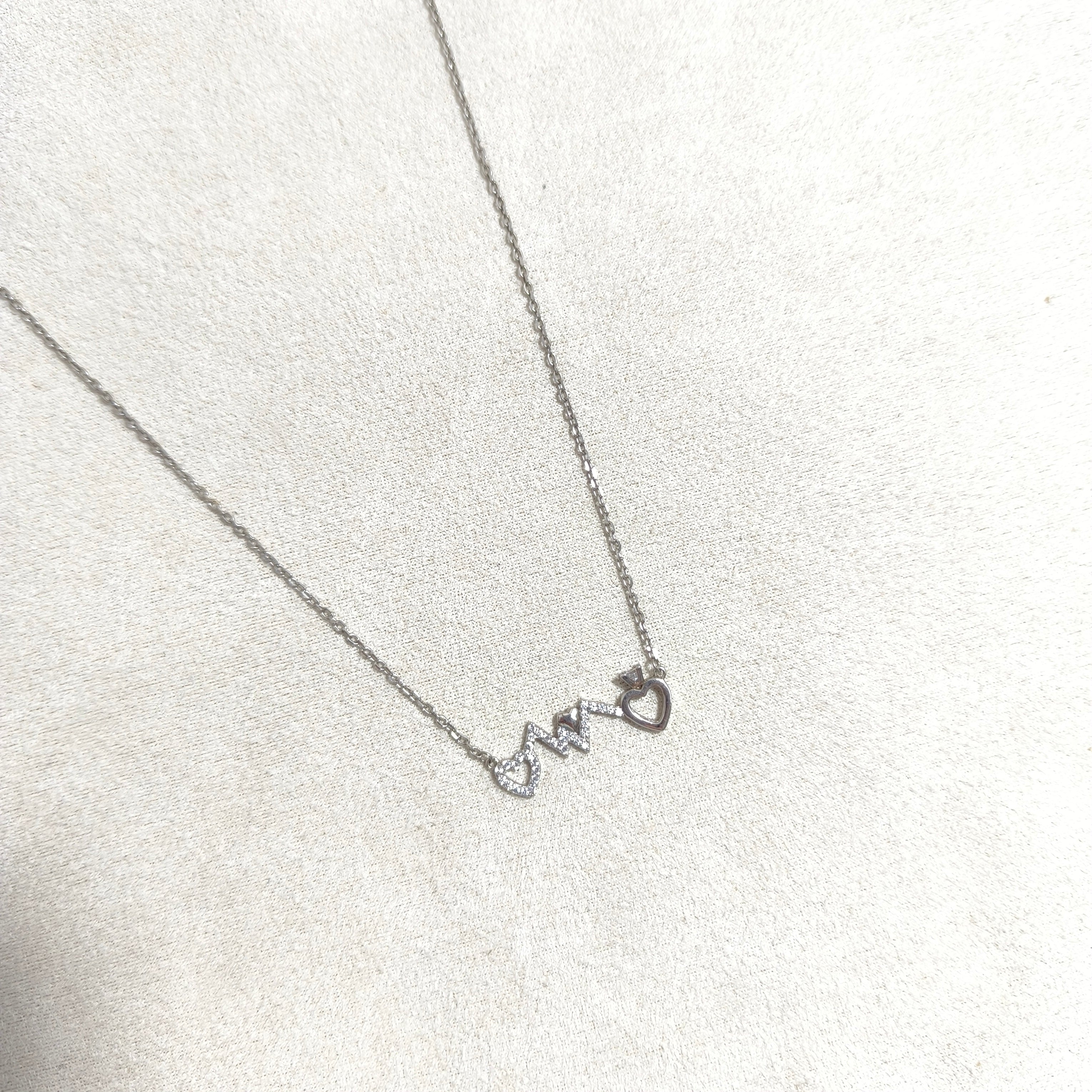 Chaîne Battement de Cœur – Argent Rhodié & Détails Brillants